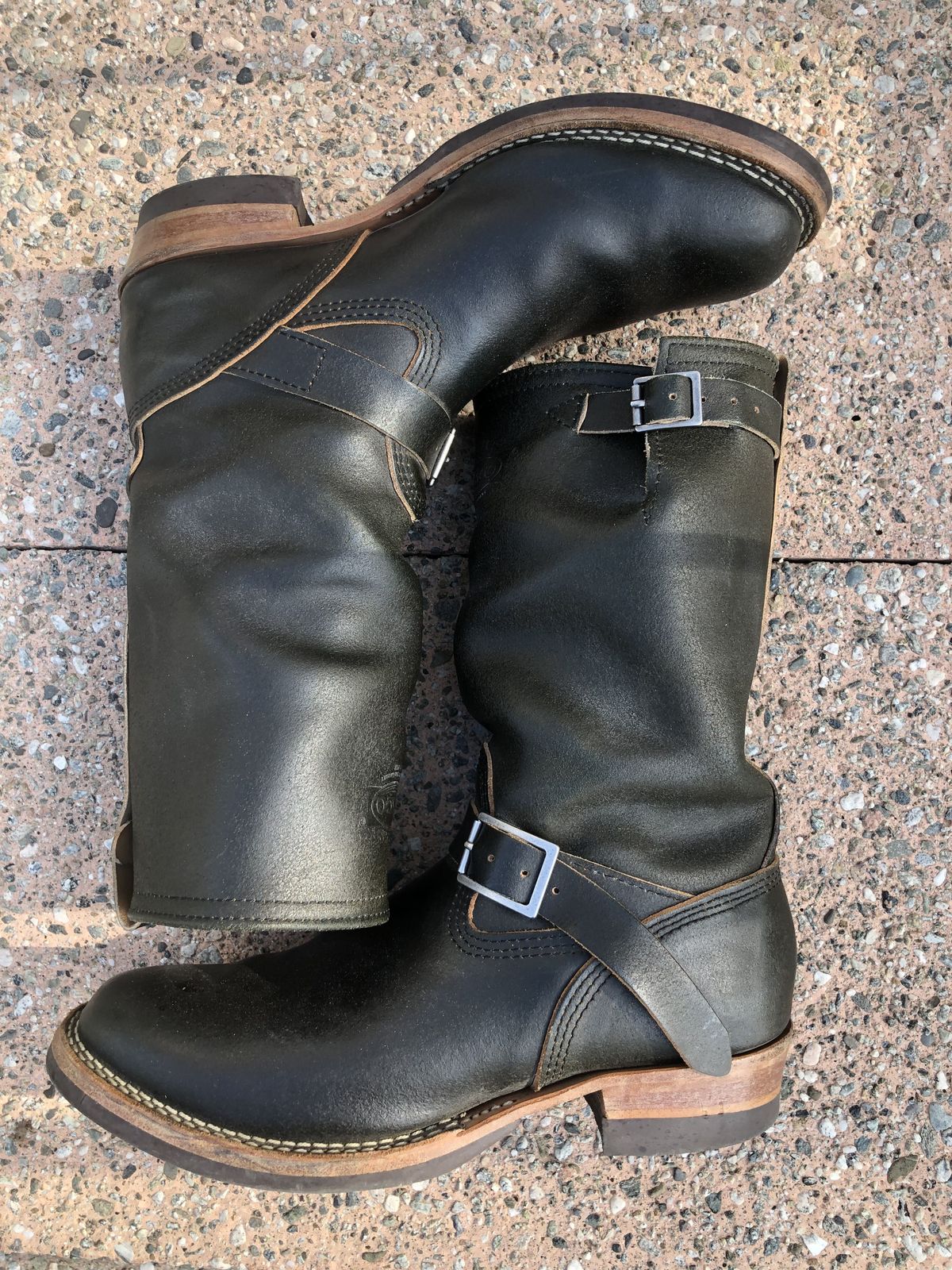 Photo by patinathunderdome on March 3, 2022 of the Wesco Mister Lou in Horween Olive Waxed Flesh.