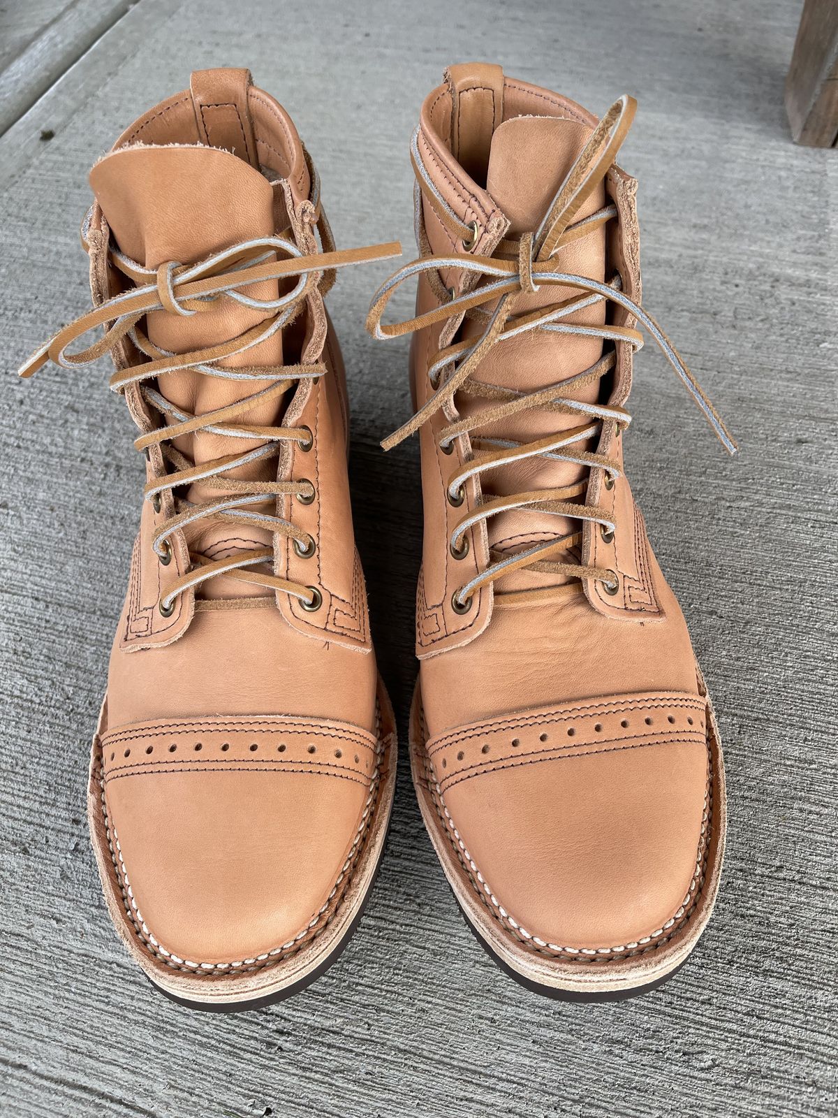 Photo by patinathunderdome on September 30, 2021 of the Wesco Hendrik in Horween Natural Essex.