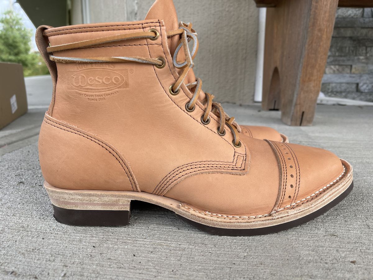 Photo by patinathunderdome on September 30, 2021 of the Wesco Hendrik in Horween Natural Essex.
