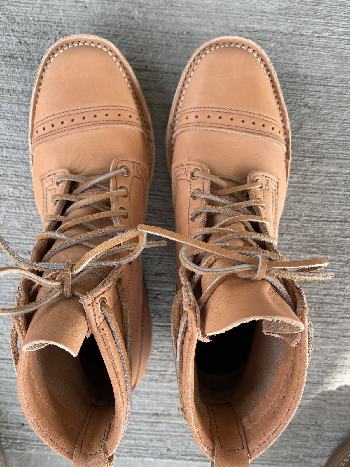 Photo by patinathunderdome on September 30, 2021 of the Wesco Hendrik in Horween Natural Essex.