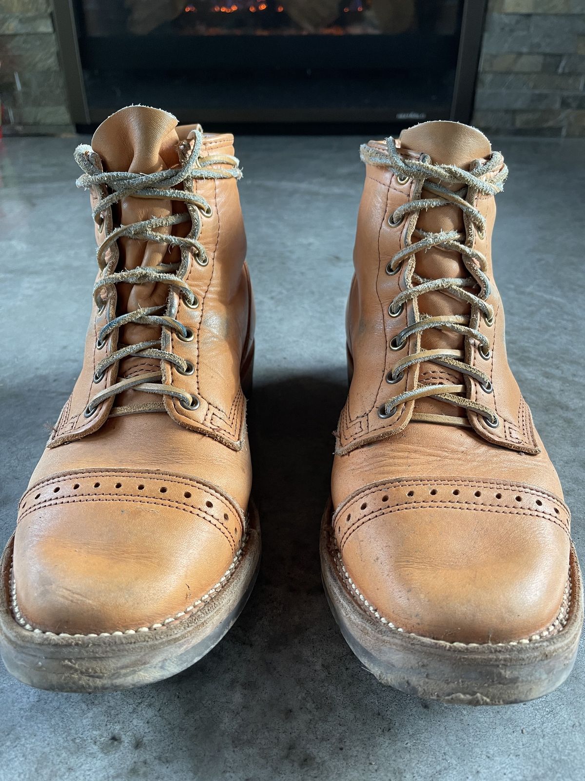 Photo by patinathunderdome on January 3, 2022 of the Wesco Hendrik in Horween Natural Essex.