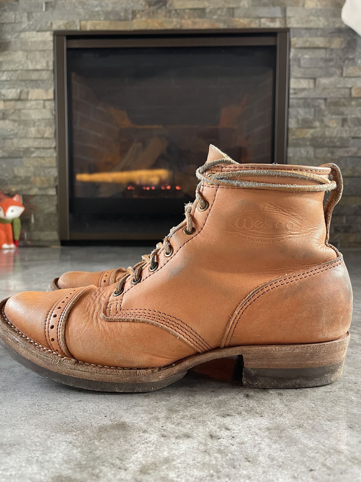 Photo by patinathunderdome on January 3, 2022 of the Wesco Hendrik in Horween Natural Essex.