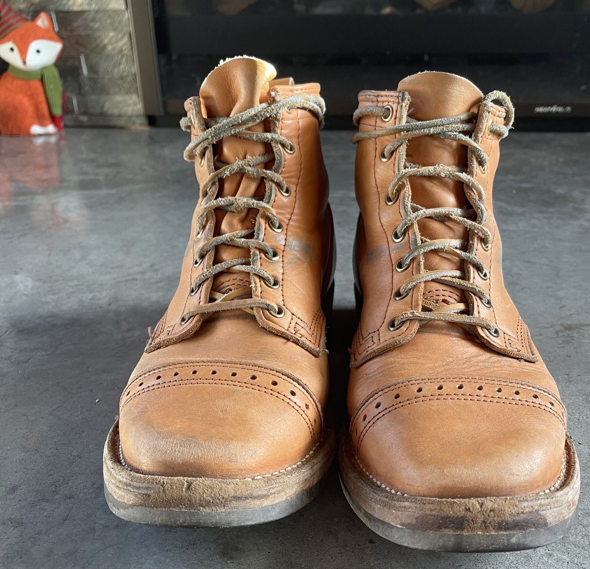Photo by patinathunderdome on February 2, 2022 of the Wesco Hendrik in Horween Natural Essex.