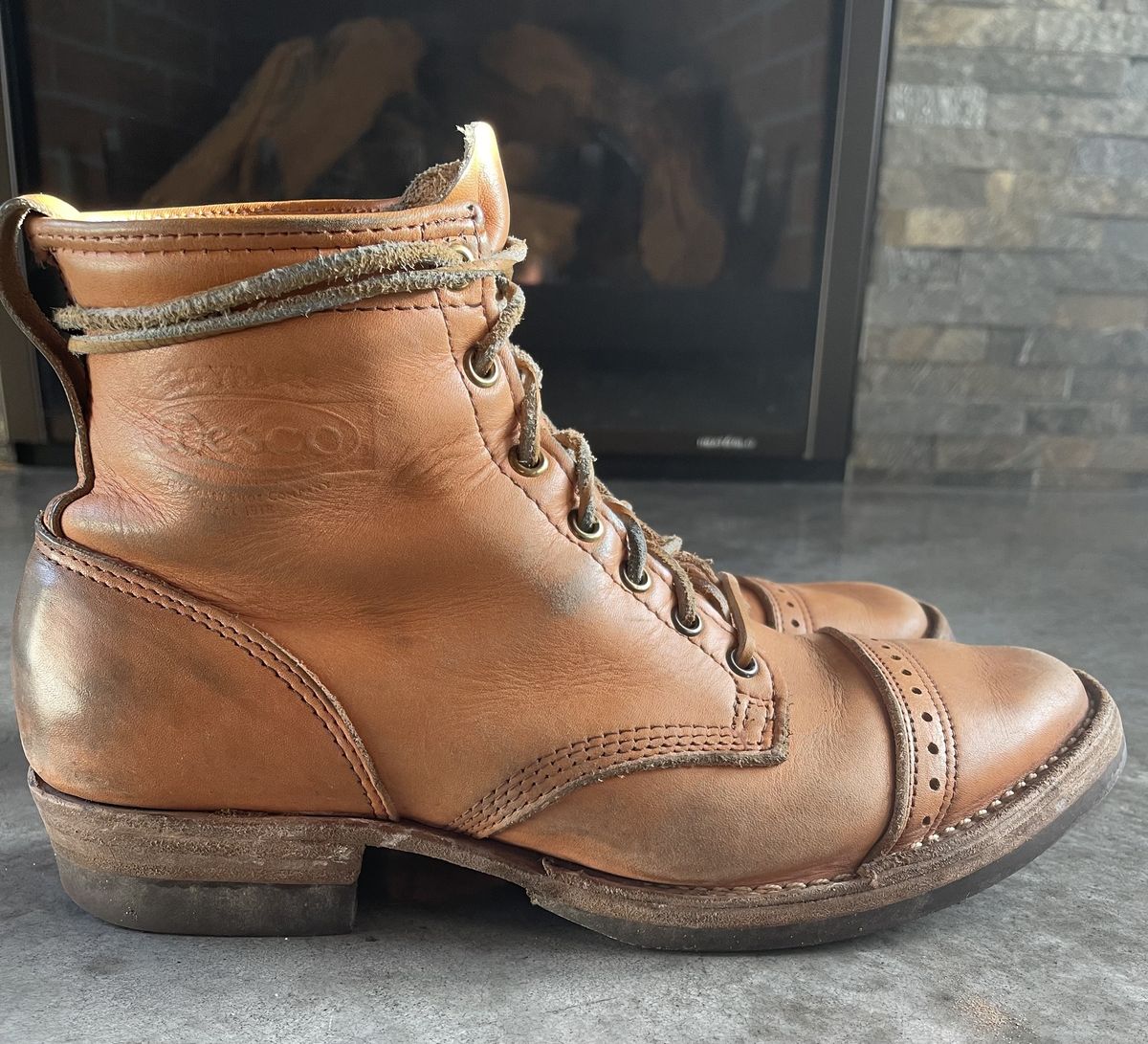 Photo by patinathunderdome on February 2, 2022 of the Wesco Hendrik in Horween Natural Essex.