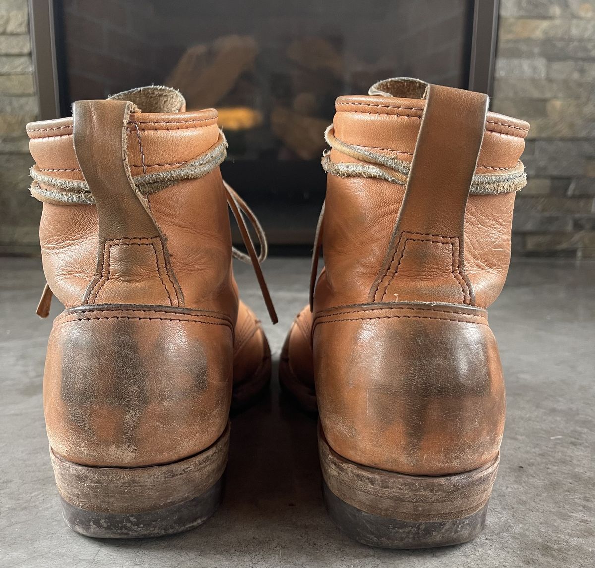 Photo by patinathunderdome on March 2, 2022 of the Wesco Hendrik in Horween Natural Essex.