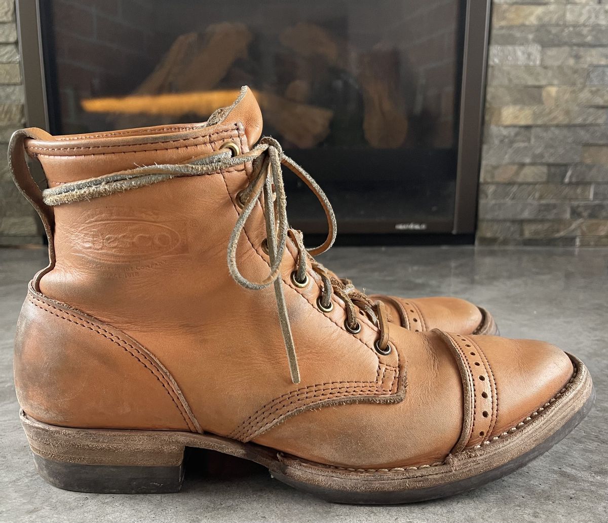 Photo by patinathunderdome on March 2, 2022 of the Wesco Hendrik in Horween Natural Essex.