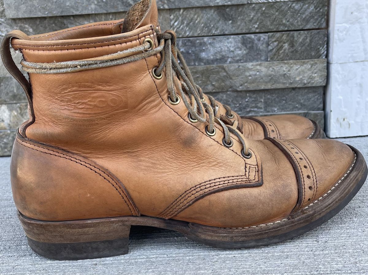 Photo by patinathunderdome on May 1, 2022 of the Wesco Hendrik in Horween Natural Essex.