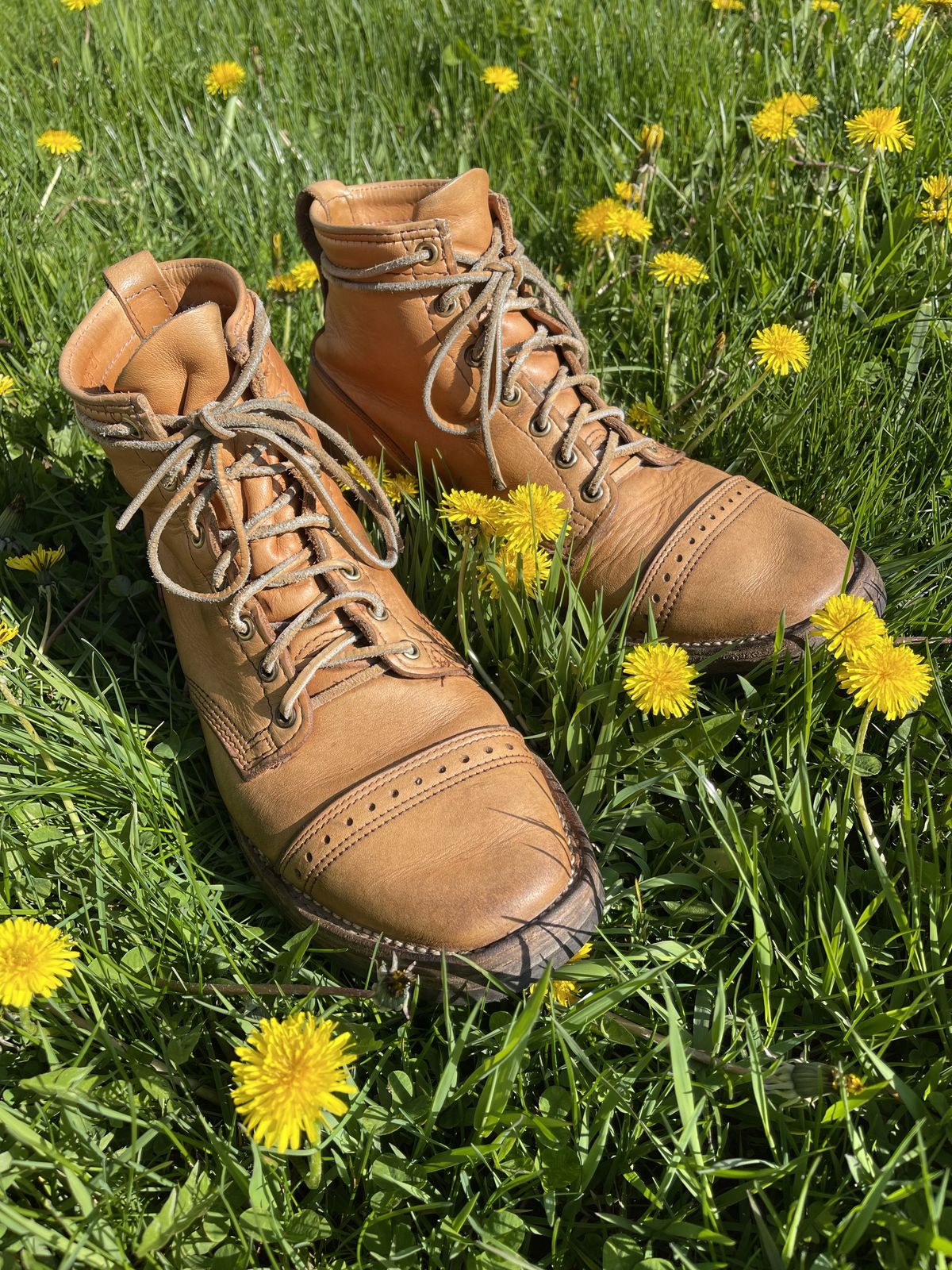 Photo by patinathunderdome on May 1, 2022 of the Wesco Hendrik in Horween Natural Essex.