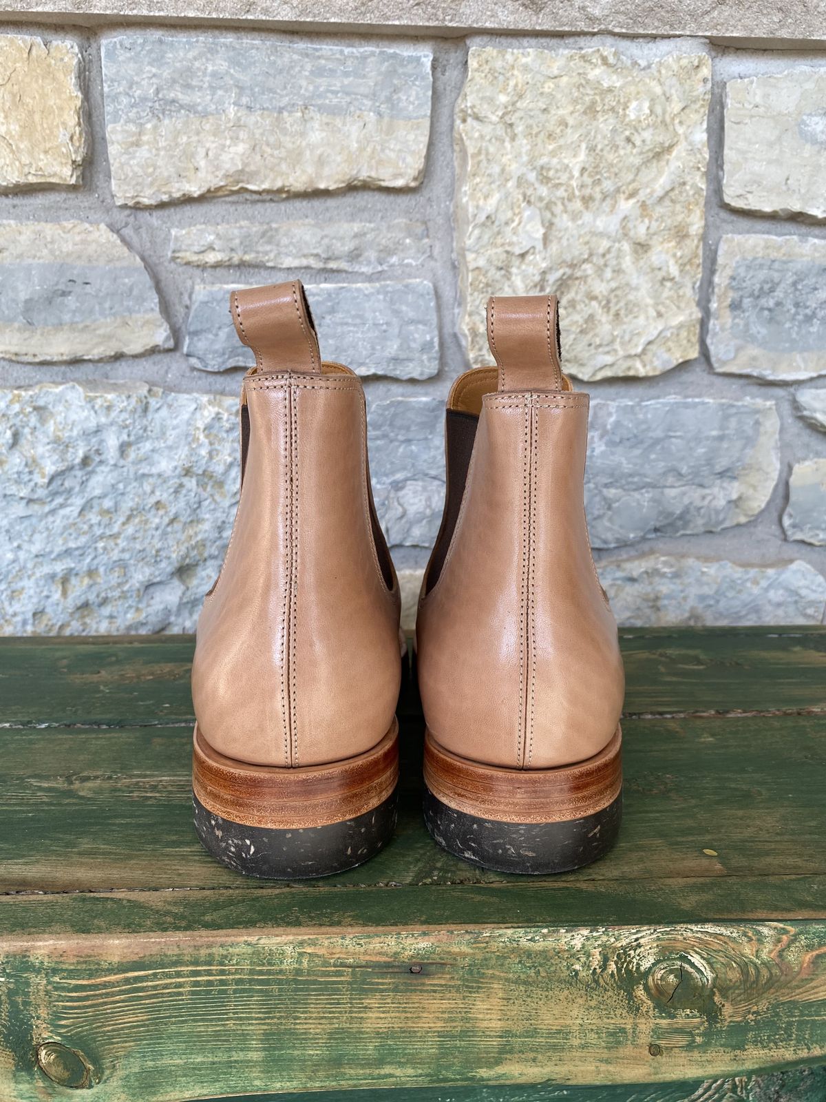 Photo by patinathunderdome on October 1, 2021 of the Benzein The Seventh Chelsea Boot in Shinki Natural Oiled Horsebutt.