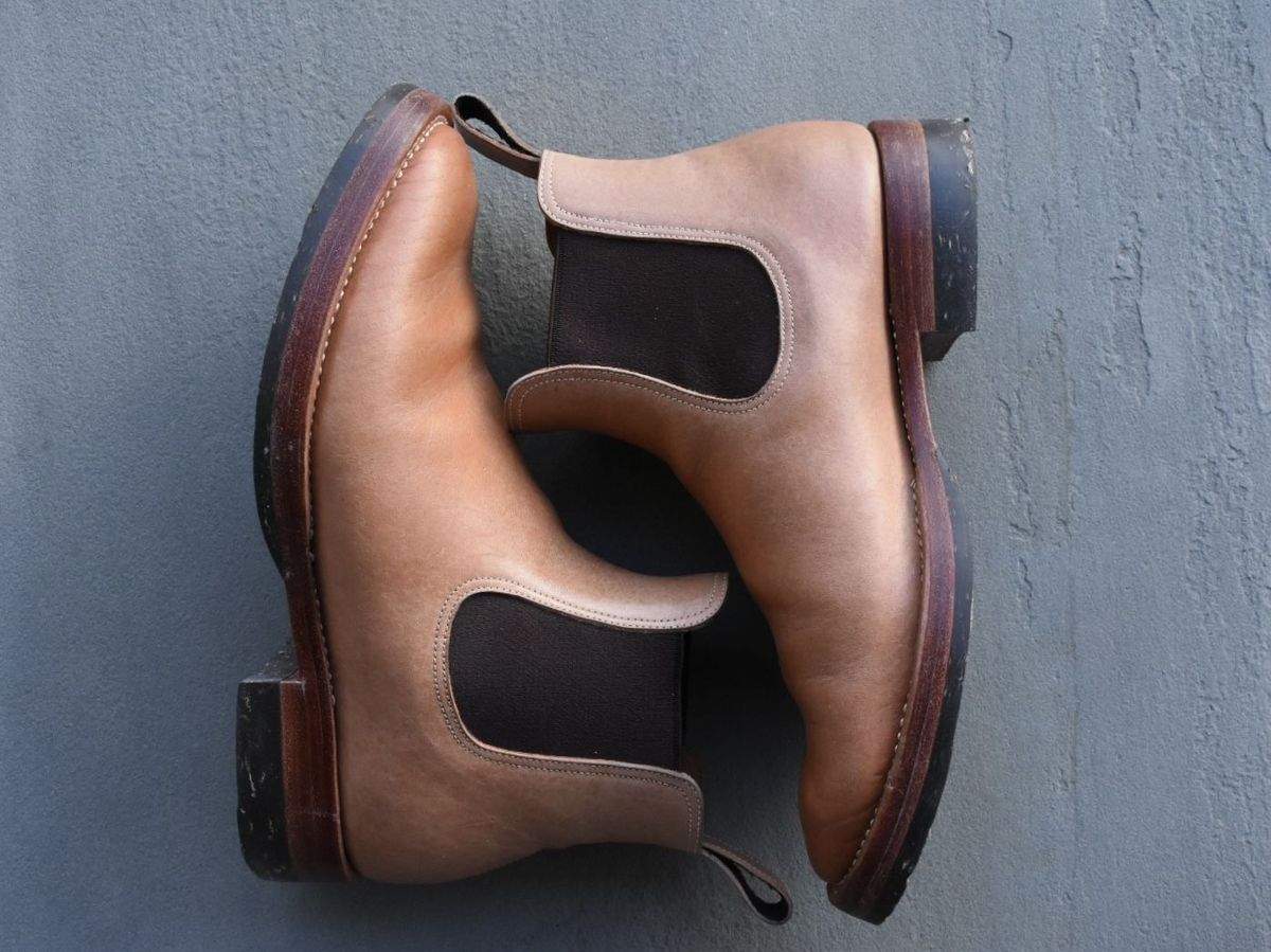 Photo by patinathunderdome on February 4, 2022 of the Benzein The Seventh Chelsea Boot in Shinki Natural Oiled Horsebutt.