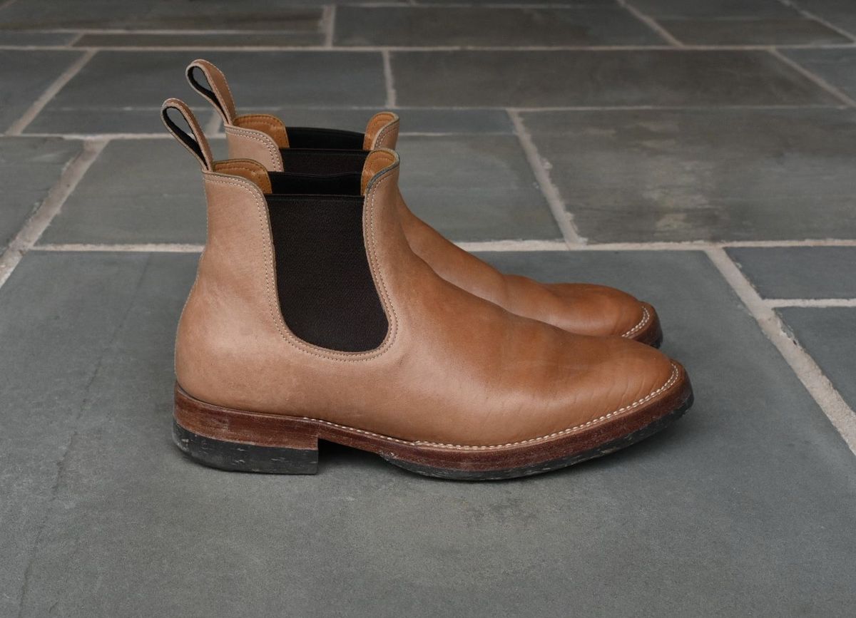 Photo by patinathunderdome on May 6, 2022 of the Benzein The Seventh Chelsea Boot in Shinki Natural Oiled Horsebutt.