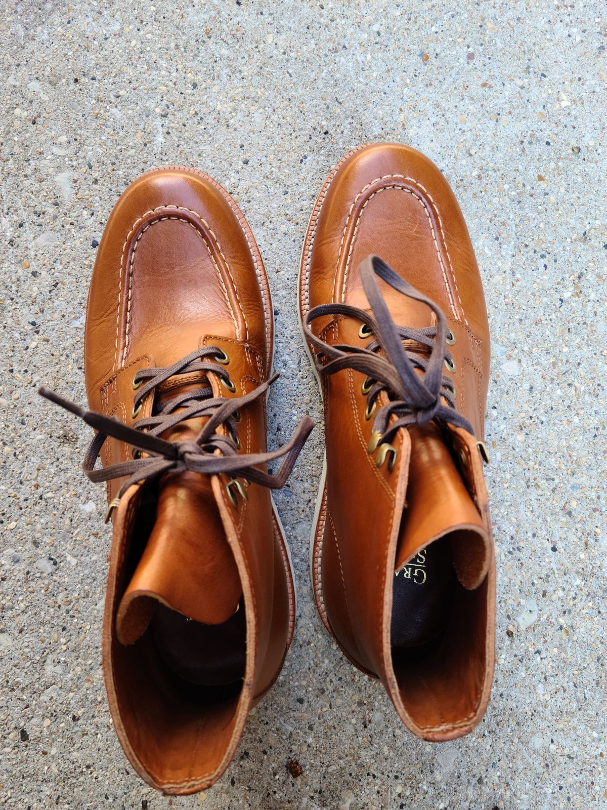 Photo by patinathunderdome on November 1, 2021 of the Grant Stone Brass Boot in Badalassi Carlo Saddle Tan Minerva.