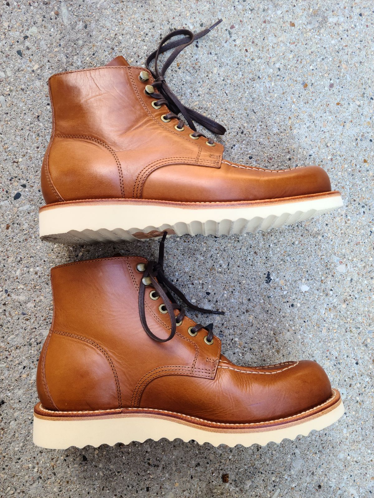 Photo by patinathunderdome on November 1, 2021 of the Grant Stone Brass Boot in Badalassi Carlo Saddle Tan Minerva.