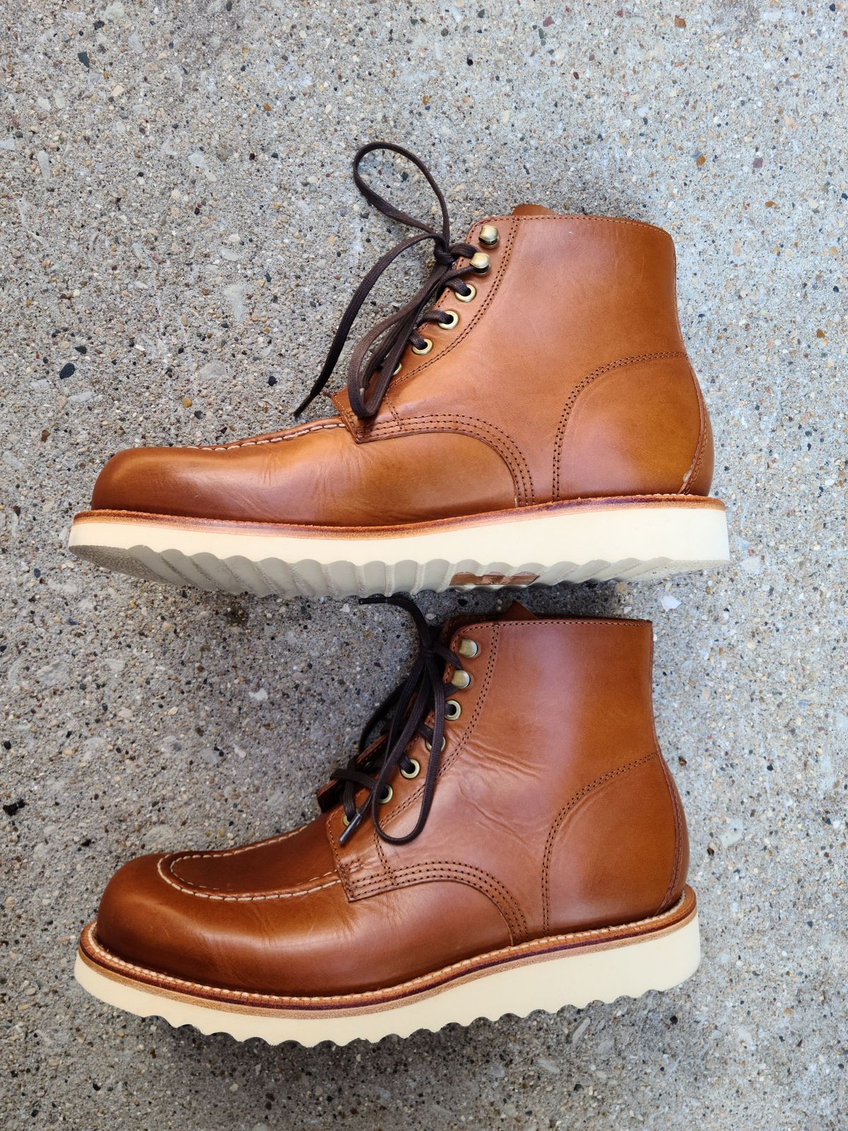 Photo by patinathunderdome on November 1, 2021 of the Grant Stone Brass Boot in Badalassi Carlo Saddle Tan Minerva.