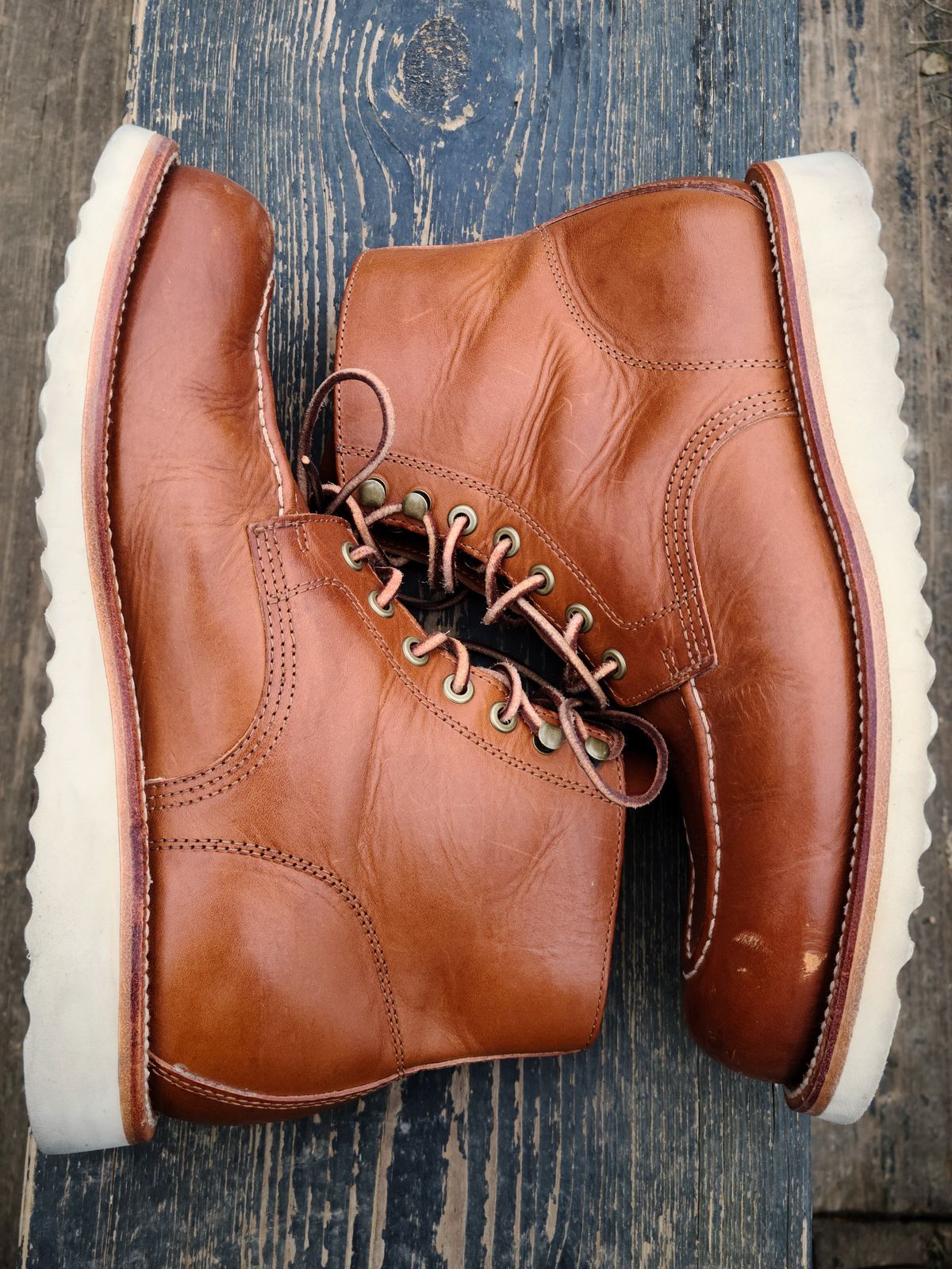 Photo by patinathunderdome on December 5, 2021 of the Grant Stone Brass Boot in Badalassi Carlo Saddle Tan Minerva.