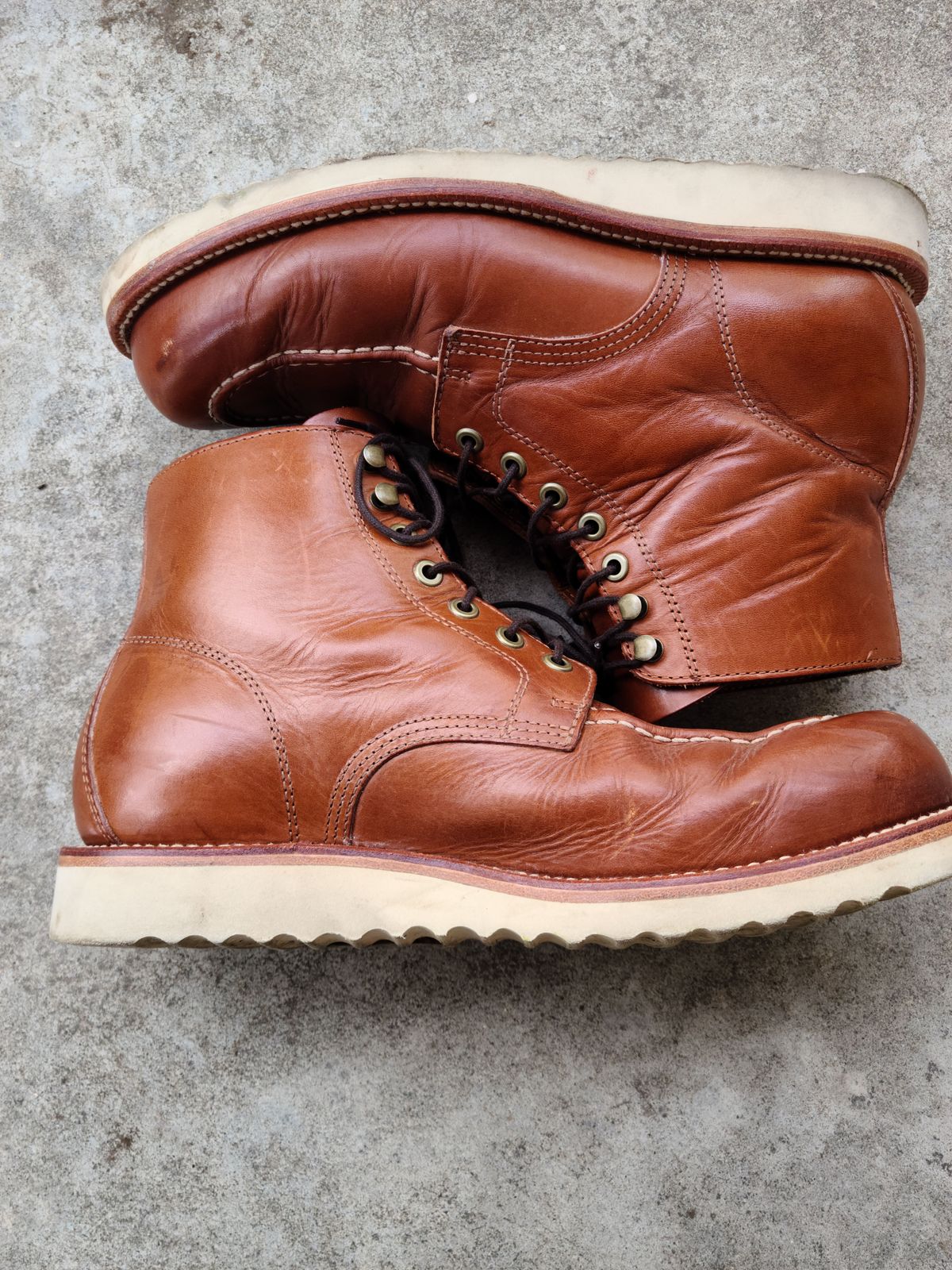 Photo by patinathunderdome on January 4, 2022 of the Grant Stone Brass Boot in Badalassi Carlo Saddle Tan Minerva.