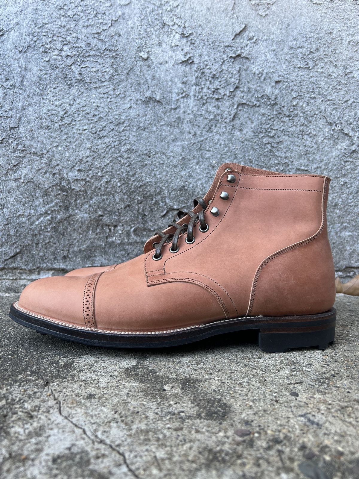 Photo by patinathunderdome on October 1, 2021 of the Viberg Service Boot in Maryam Used Cuoio Vitello Calf.