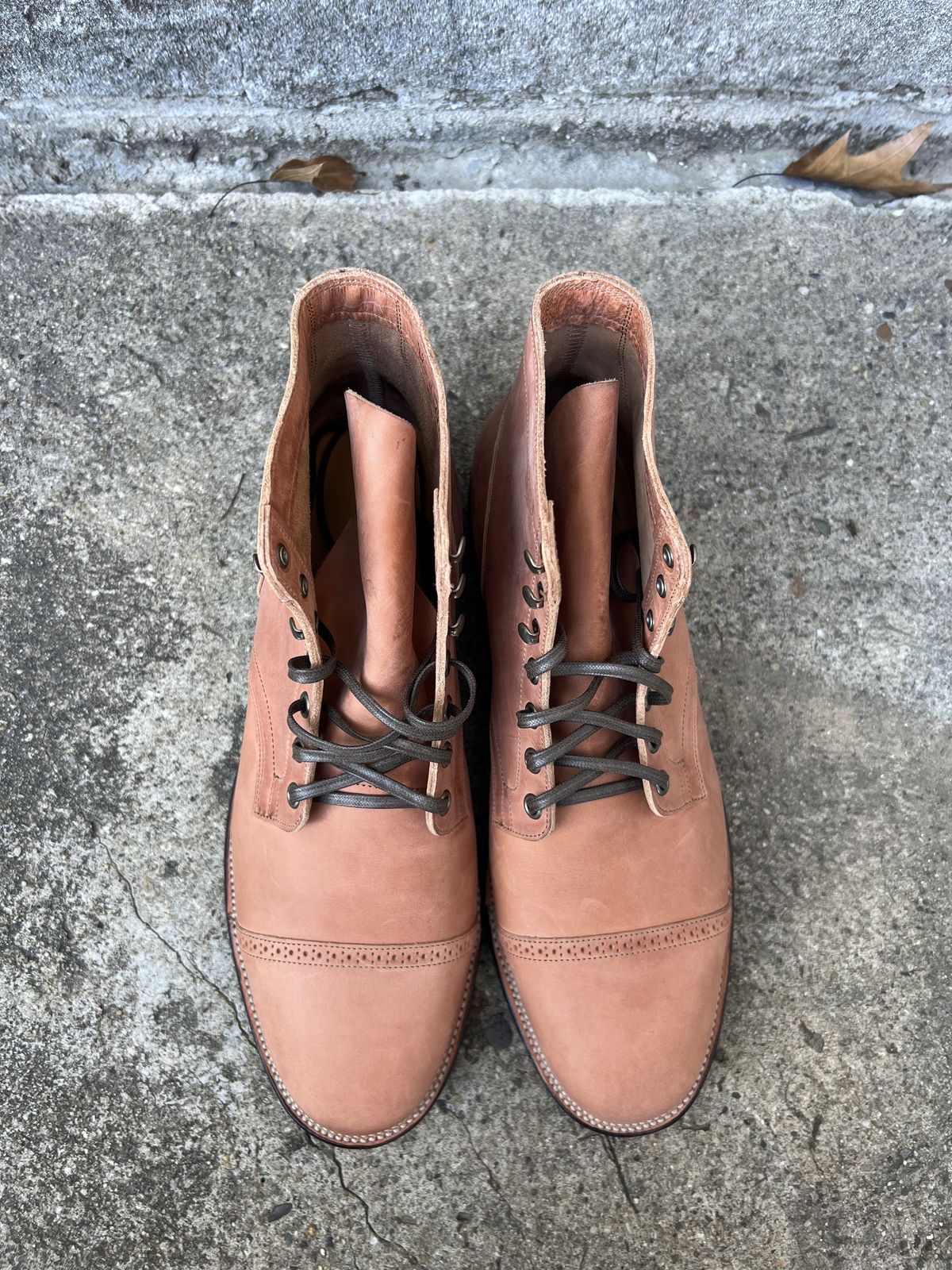Photo by patinathunderdome on October 1, 2021 of the Viberg Service Boot in Maryam Used Cuoio Vitello Calf.