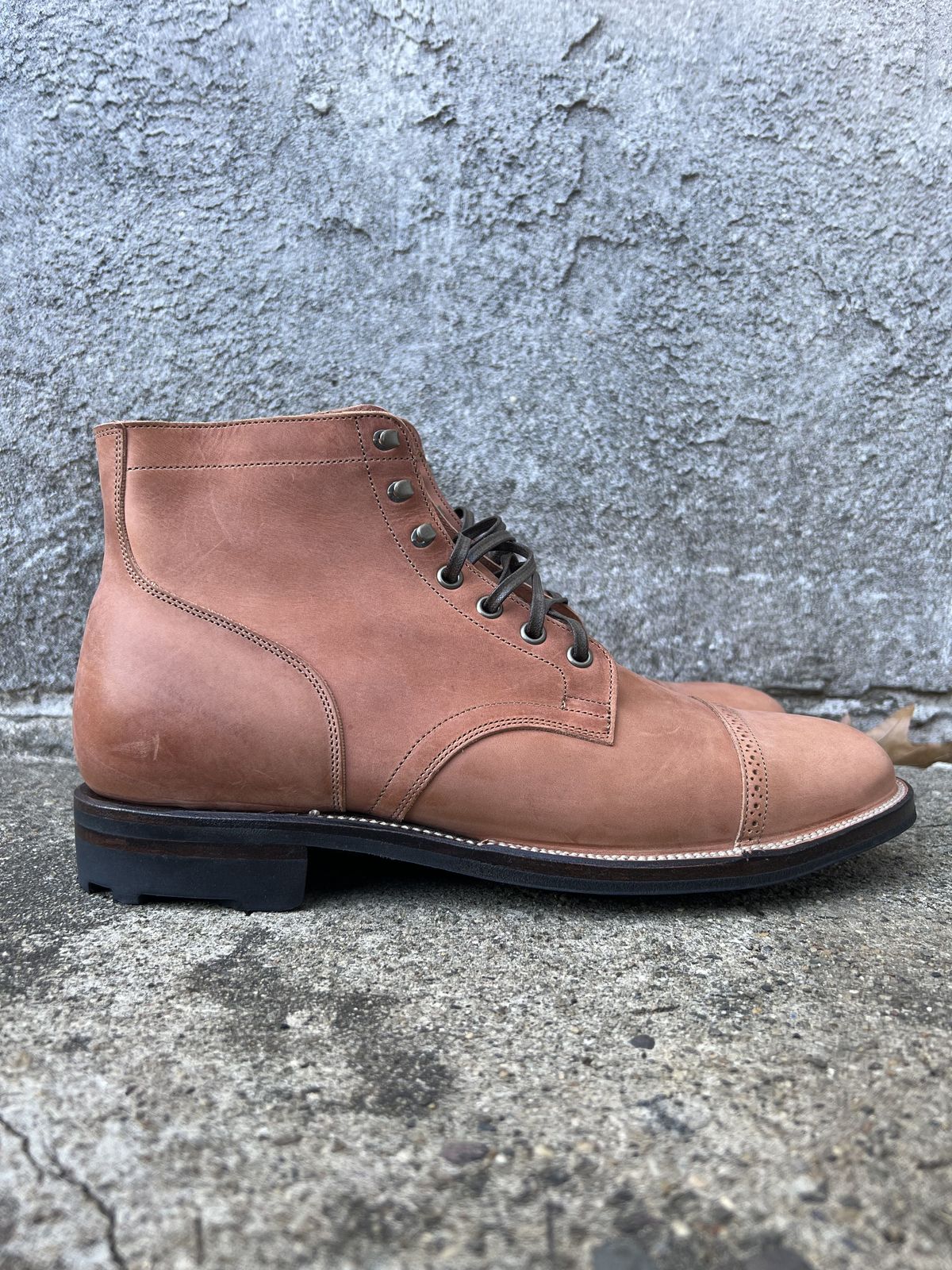 Photo by patinathunderdome on October 1, 2021 of the Viberg Service Boot in Maryam Used Cuoio Vitello Calf.