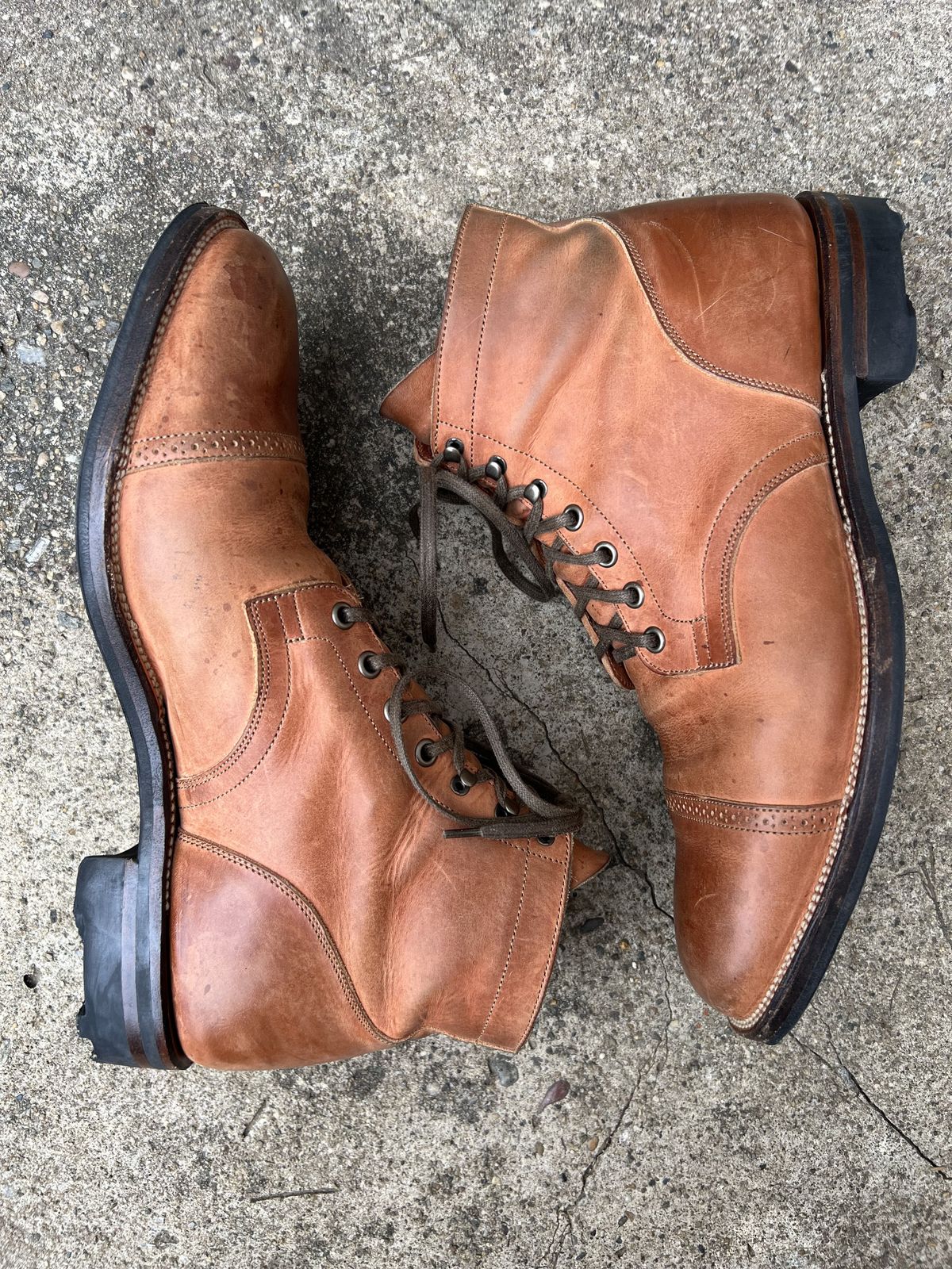 Photo by patinathunderdome on November 2, 2021 of the Viberg Service Boot in Maryam Used Cuoio Vitello Calf.