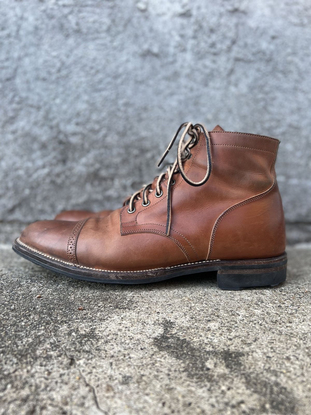 Photo by patinathunderdome on February 5, 2022 of the Viberg Service Boot in Maryam Used Cuoio Vitello Calf.