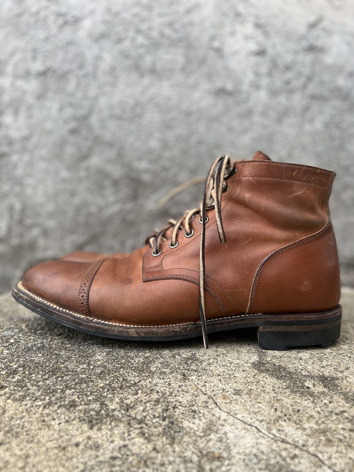 Photo by patinathunderdome on March 5, 2022 of the Viberg Service Boot in Maryam Used Cuoio Vitello Calf.