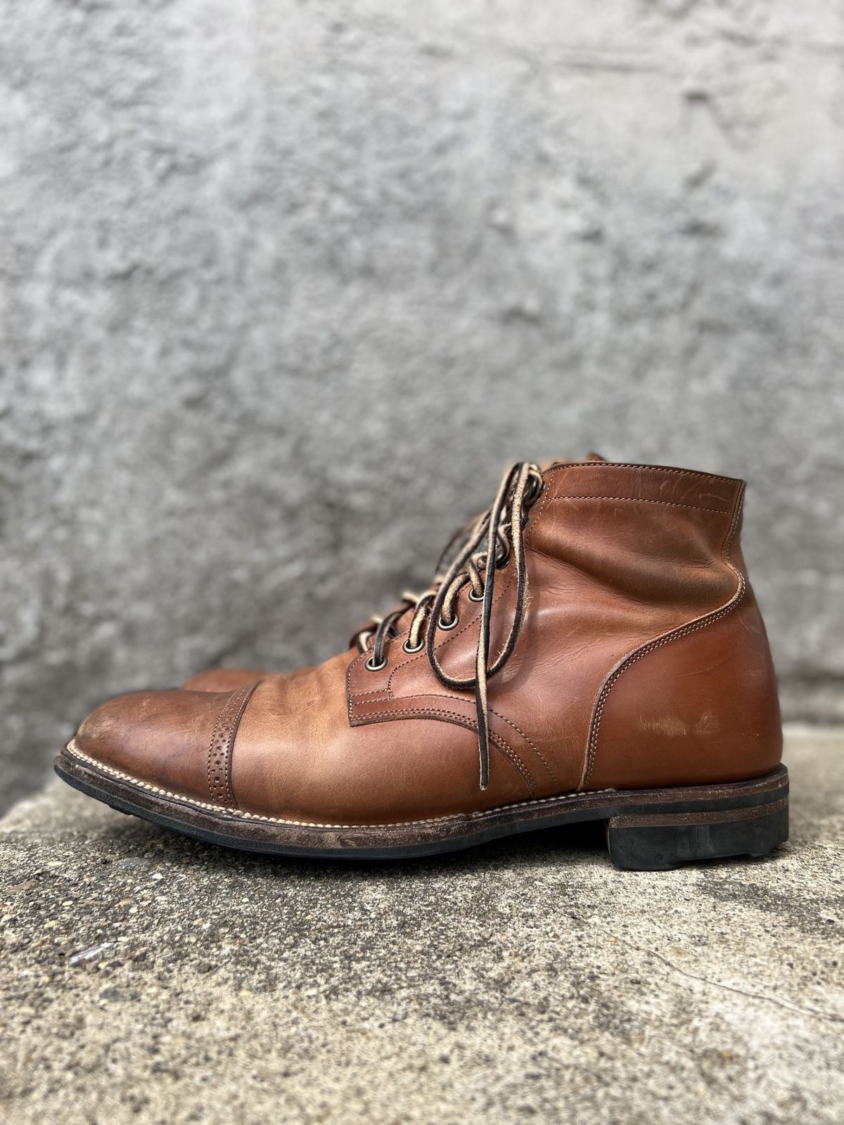 Photo by patinathunderdome on April 5, 2022 of the Viberg Service Boot in Maryam Used Cuoio Vitello Calf.