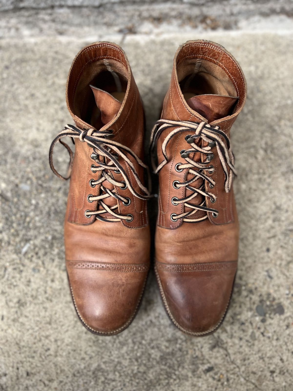 Photo by patinathunderdome on April 5, 2022 of the Viberg Service Boot in Maryam Used Cuoio Vitello Calf.