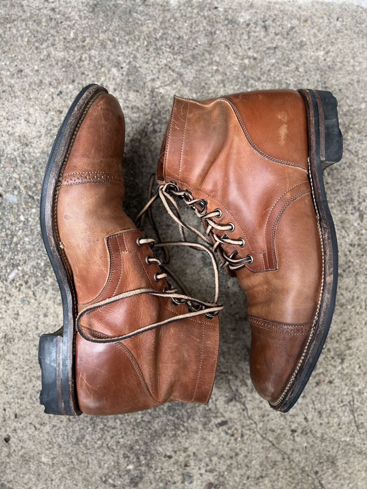 Photo by patinathunderdome on April 5, 2022 of the Viberg Service Boot in Maryam Used Cuoio Vitello Calf.