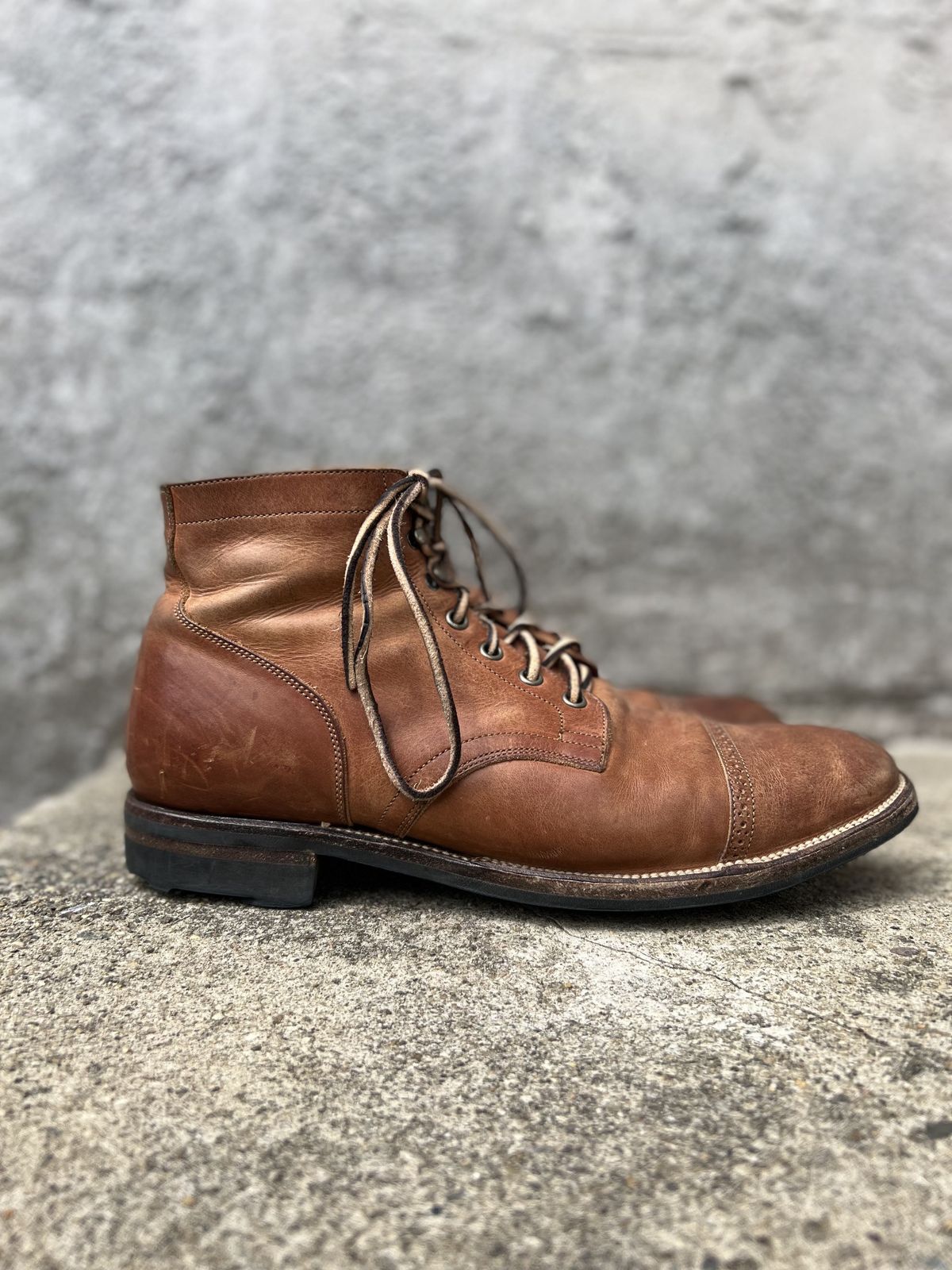 Photo by patinathunderdome on April 5, 2022 of the Viberg Service Boot in Maryam Used Cuoio Vitello Calf.