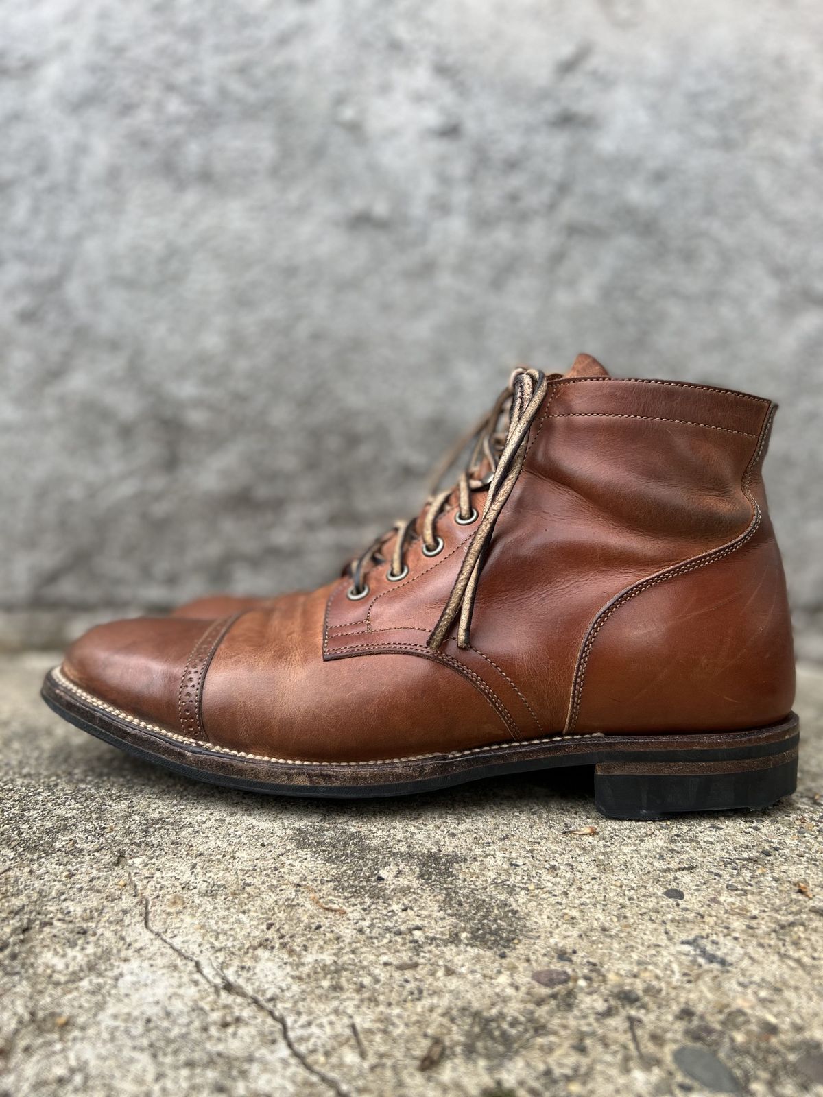 Photo by patinathunderdome on May 5, 2022 of the Viberg Service Boot in Maryam Used Cuoio Vitello Calf.