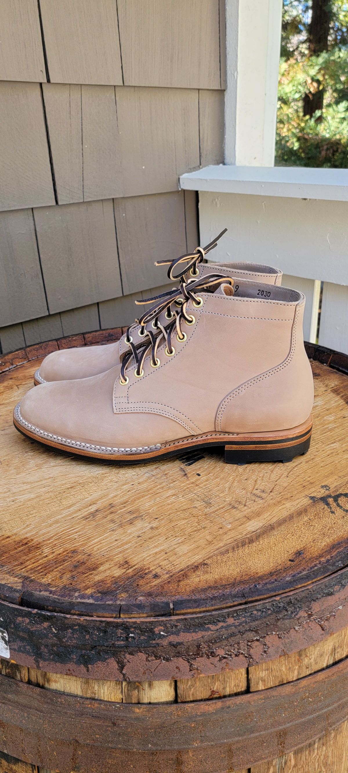 Photo by patinathunderdome on September 30, 2021 of the Viberg Service Boot in Maryam Light Grey Horsebutt.