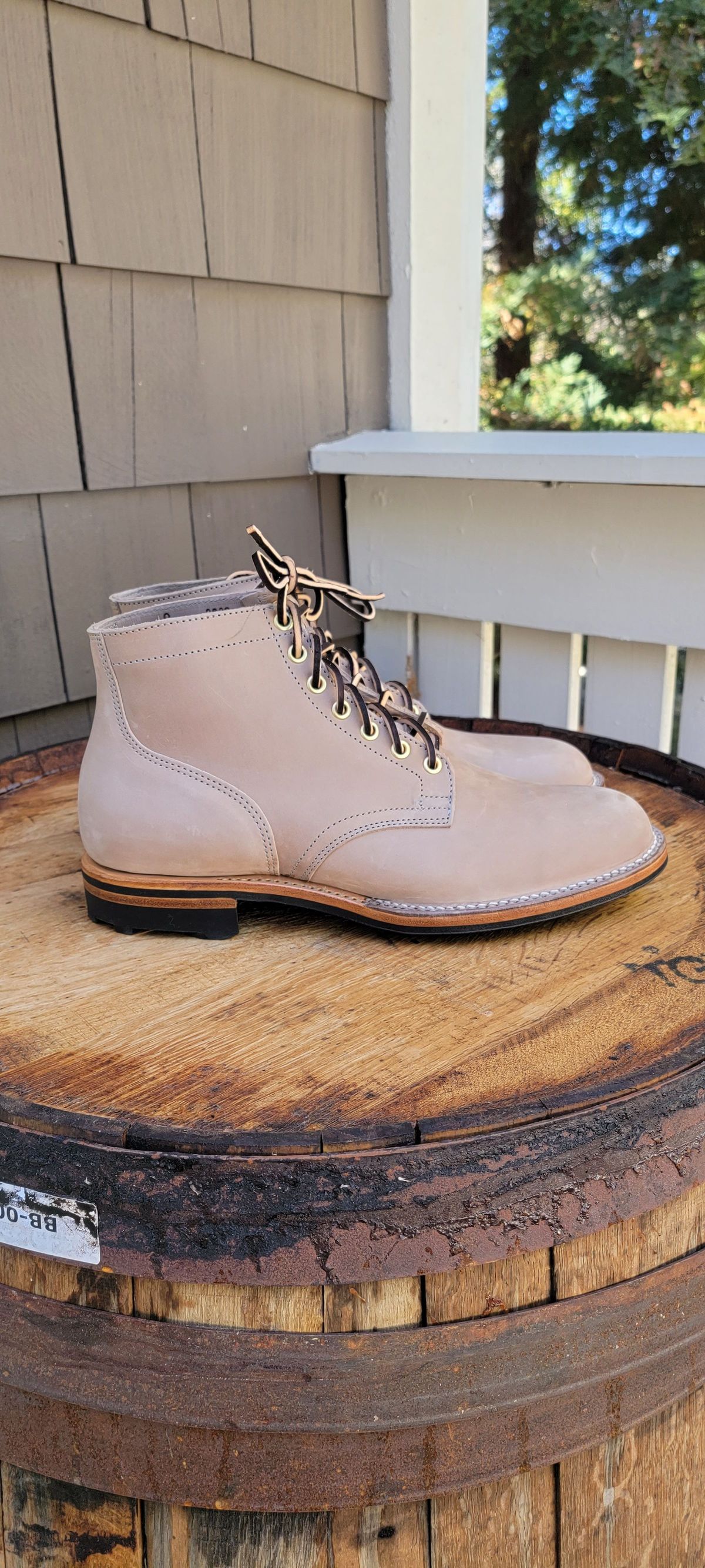 Photo by patinathunderdome on September 30, 2021 of the Viberg Service Boot in Maryam Light Grey Horsebutt.