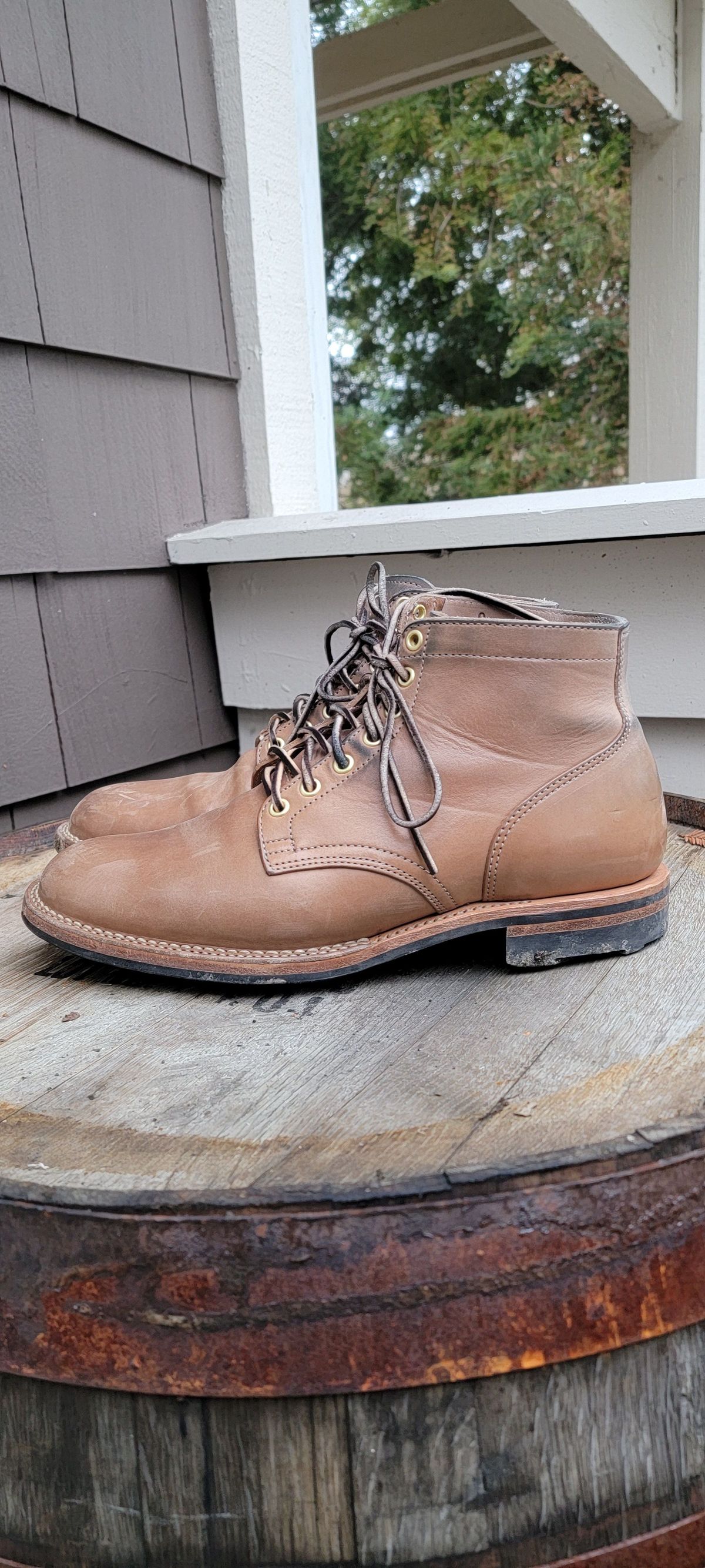 Photo by patinathunderdome on January 4, 2022 of the Viberg Service Boot in Maryam Light Grey Horsebutt.