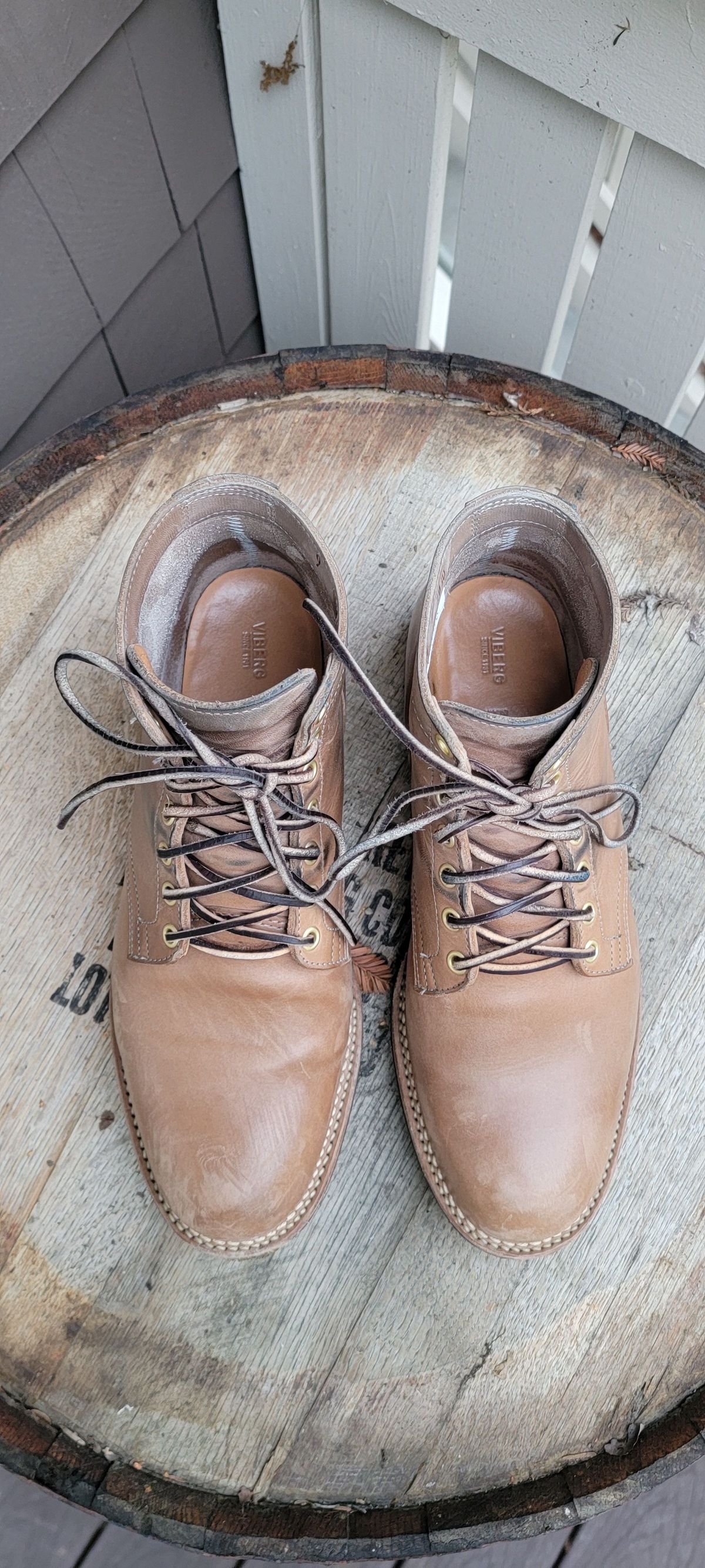 Photo by patinathunderdome on January 4, 2022 of the Viberg Service Boot in Maryam Light Grey Horsebutt.