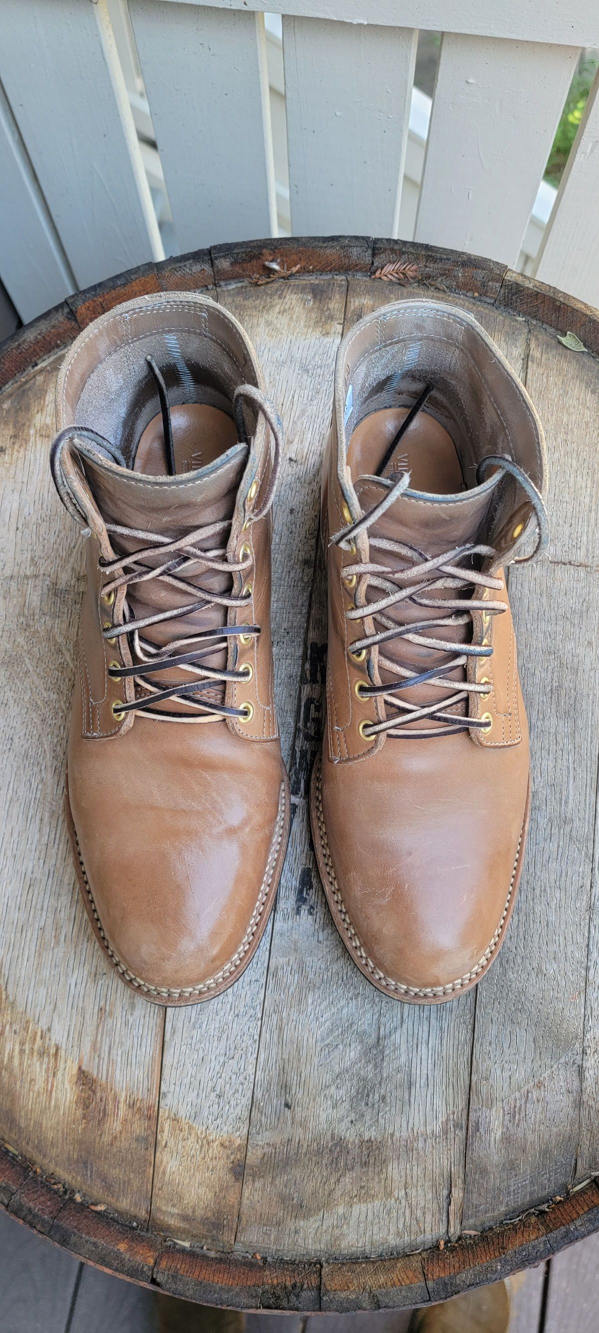Photo by patinathunderdome on February 4, 2022 of the Viberg Service Boot in Maryam Light Grey Horsebutt.