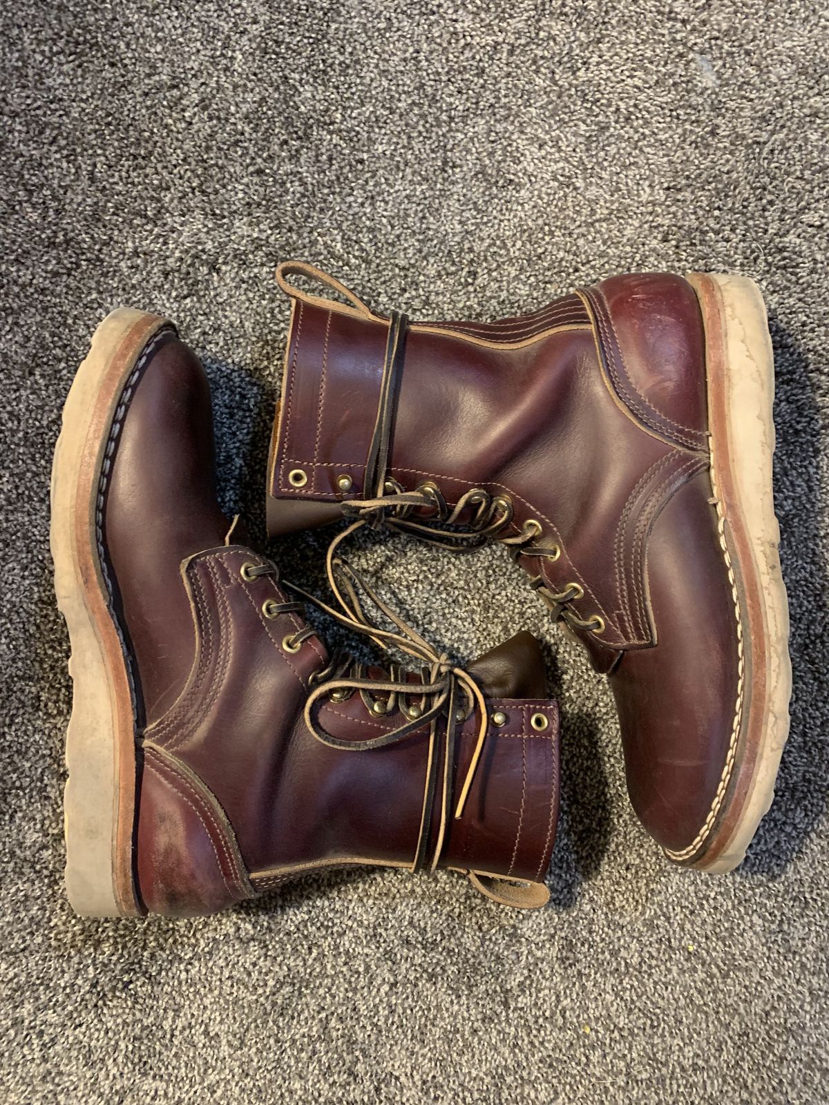 Photo by patinathunderdome on November 3, 2021 of the Nicks Traveler in Horween Color 8 Chromexcel.