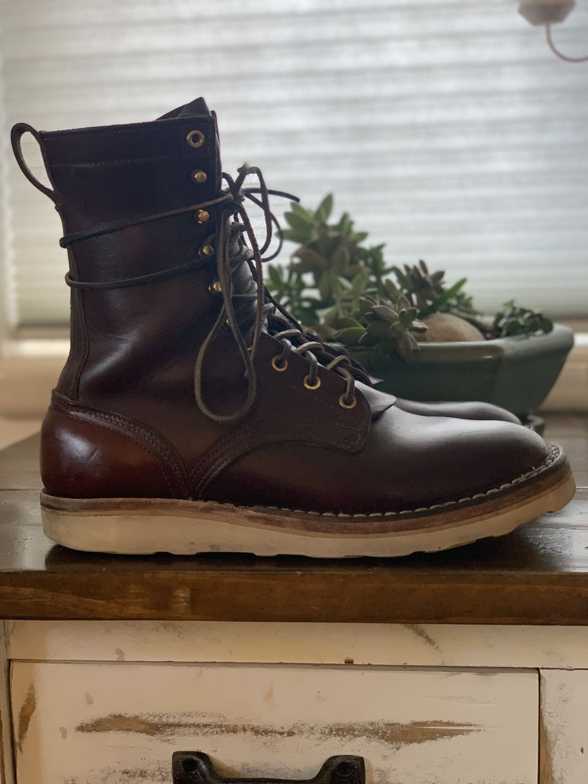 Photo by patinathunderdome on March 6, 2022 of the Nicks Traveler in Horween Color 8 Chromexcel.