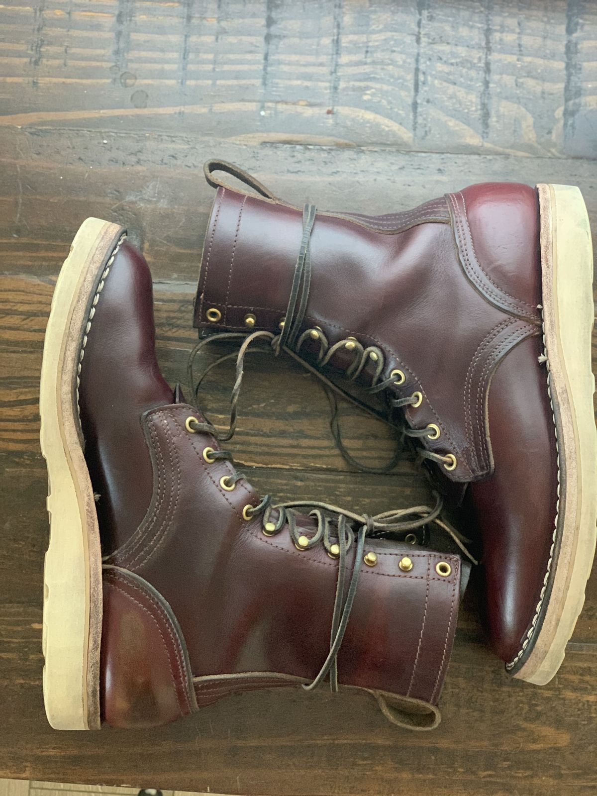 Photo by patinathunderdome on March 6, 2022 of the Nicks Traveler in Horween Color 8 Chromexcel.