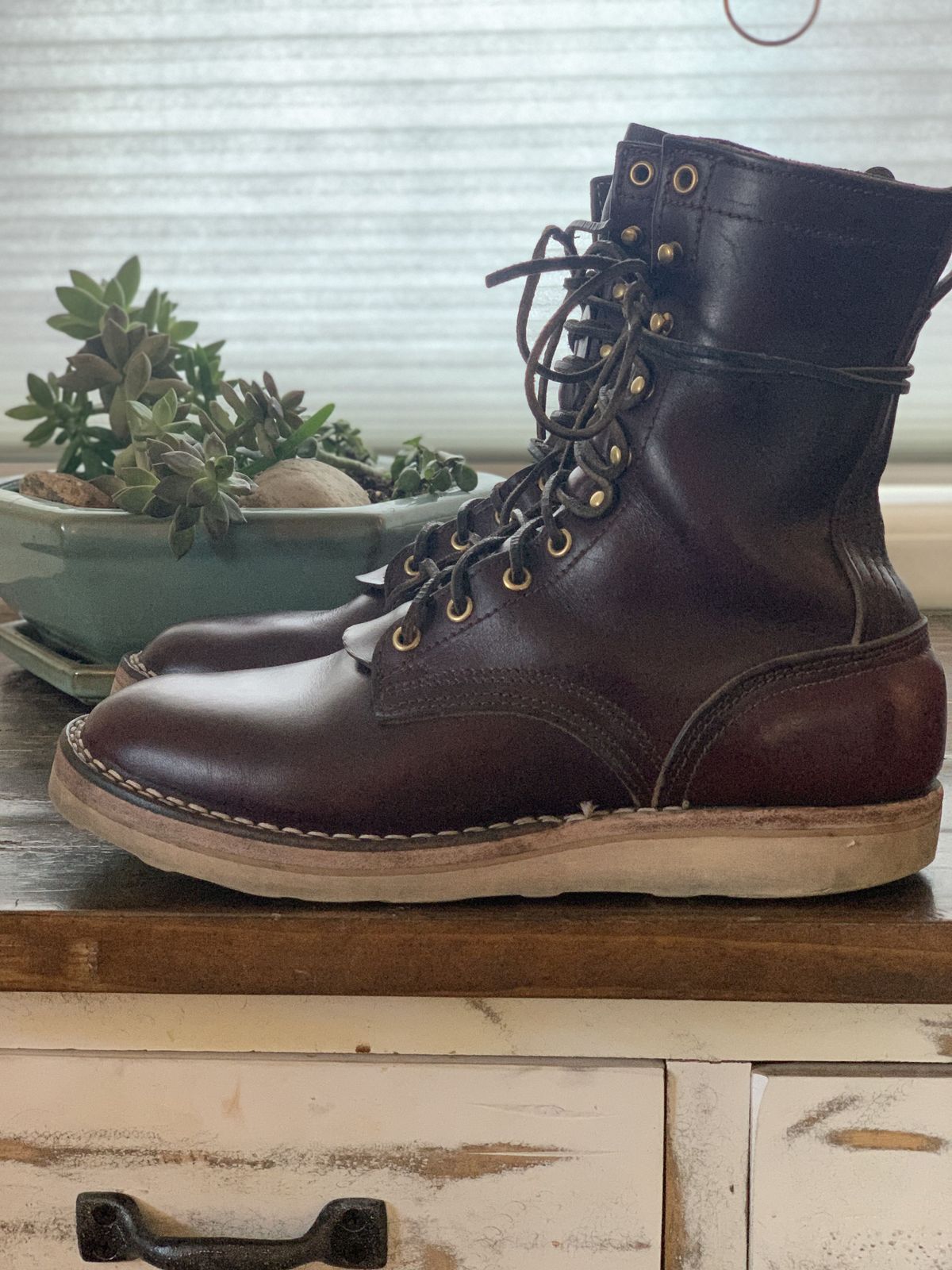 Photo by patinathunderdome on March 6, 2022 of the Nicks Traveler in Horween Color 8 Chromexcel.