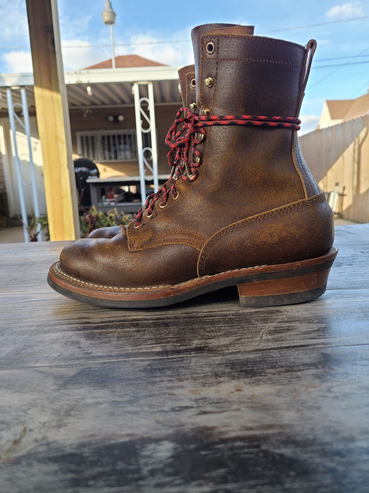Photo by patinathunderdome on November 2, 2021 of the White's Bounty Hunter in Horween Cinnamon Waxed Flesh.