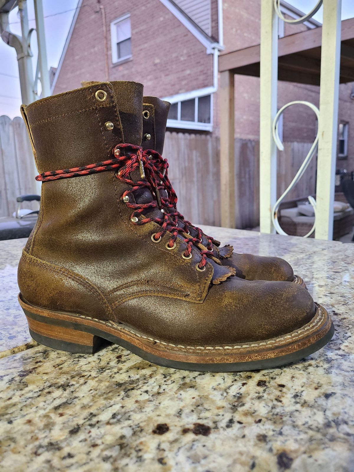 Photo by patinathunderdome on December 2, 2021 of the White's Bounty Hunter in Horween Cinnamon Waxed Flesh.