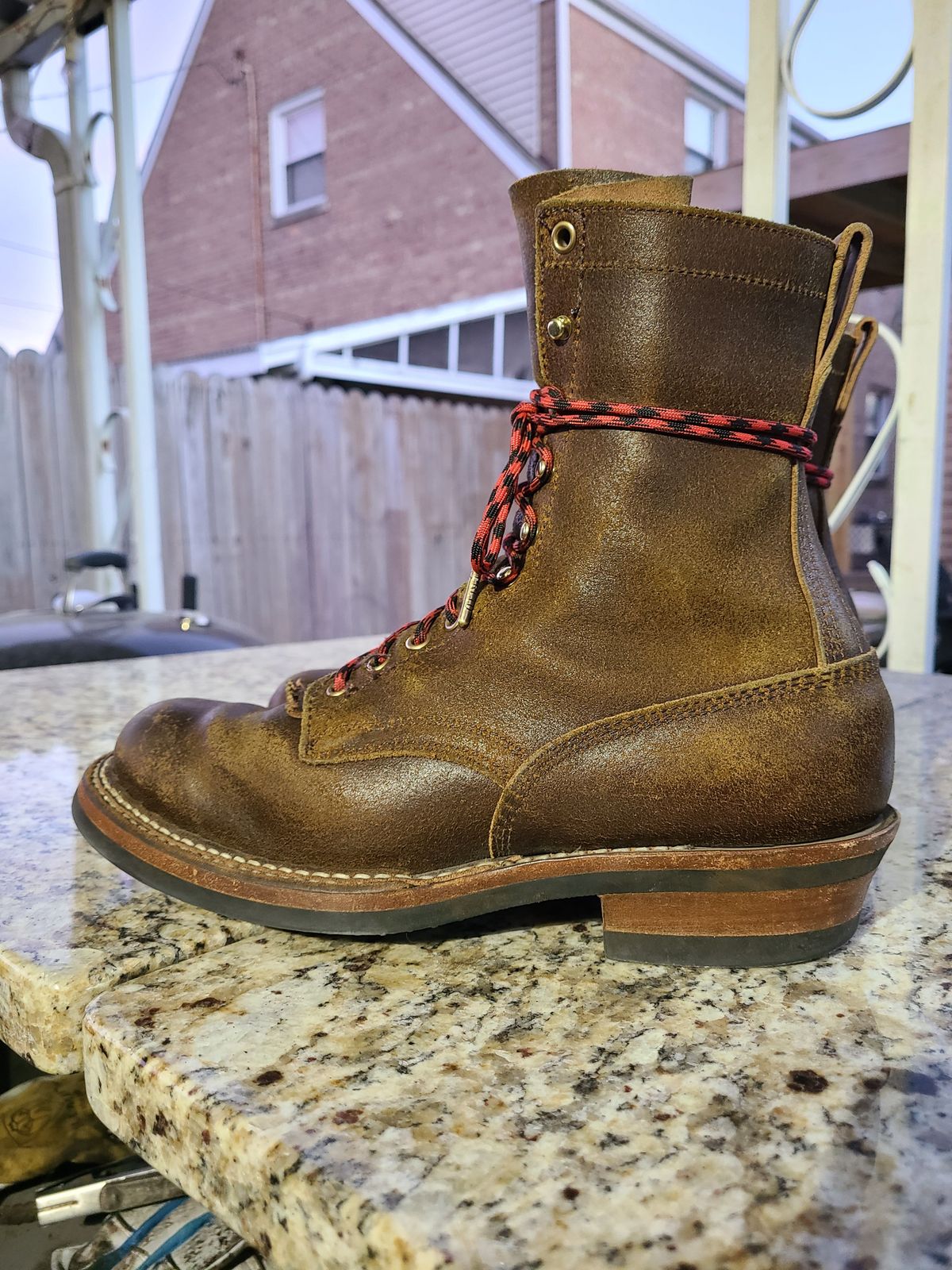 Photo by patinathunderdome on December 2, 2021 of the White's Bounty Hunter in Horween Cinnamon Waxed Flesh.