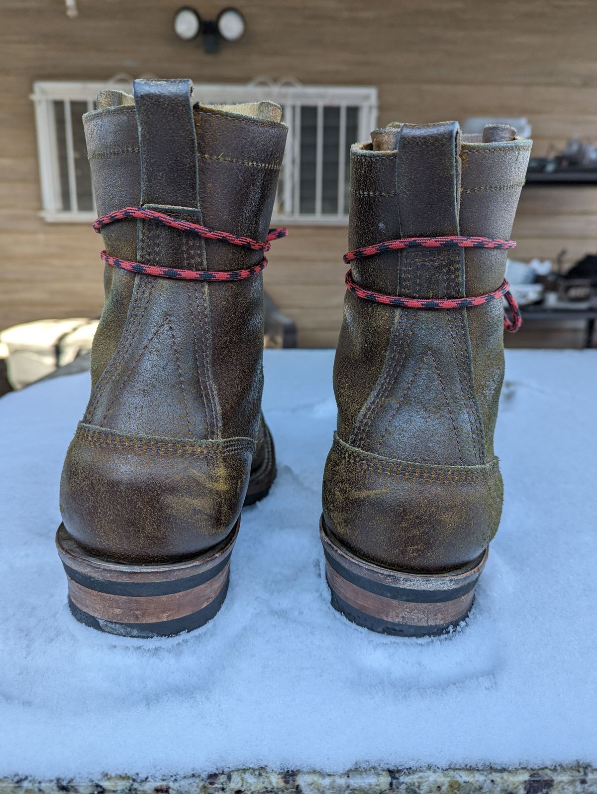 Photo by patinathunderdome on January 3, 2022 of the White's Bounty Hunter in Horween Cinnamon Waxed Flesh.