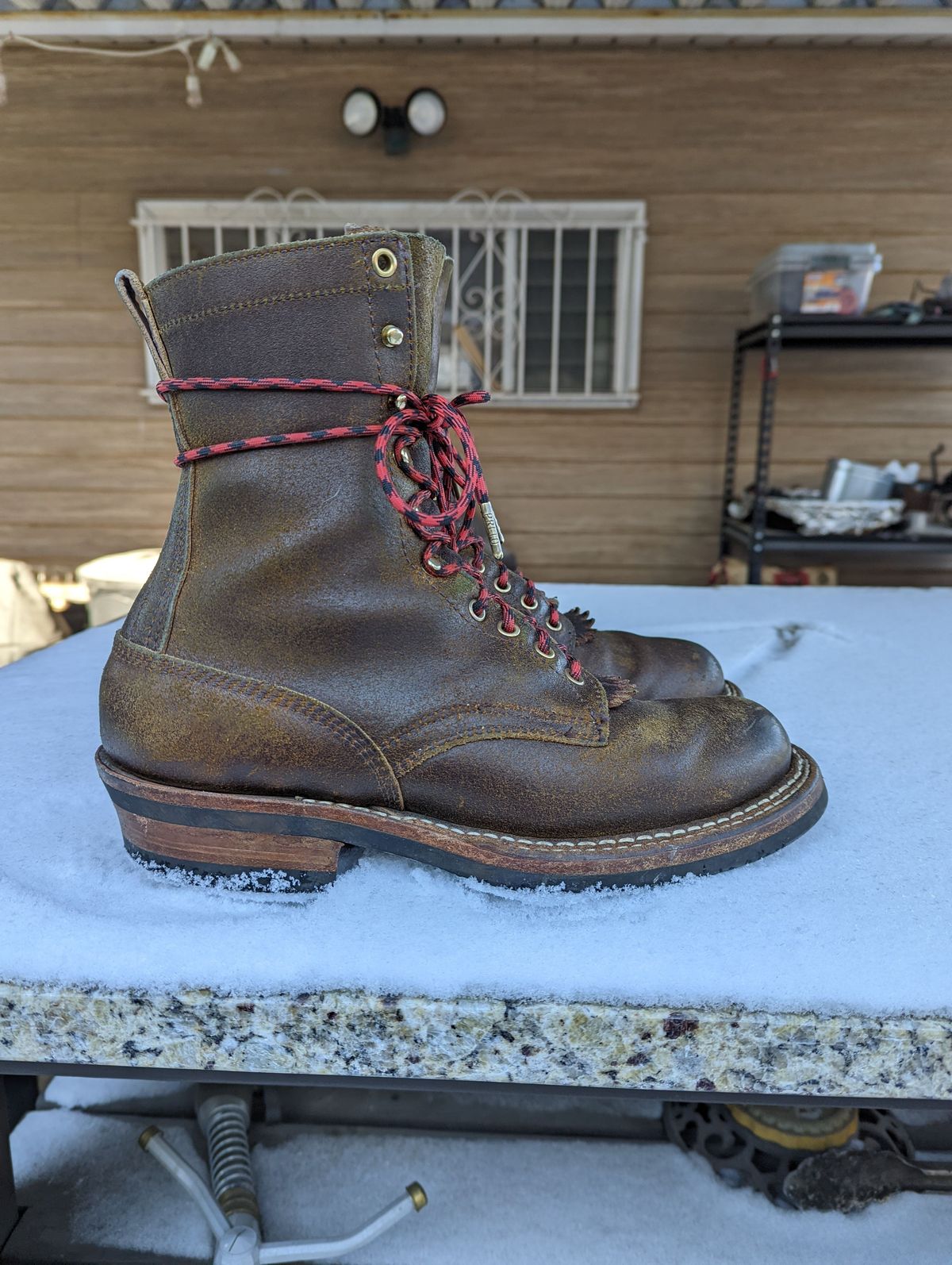 Photo by patinathunderdome on January 3, 2022 of the White's Bounty Hunter in Horween Cinnamon Waxed Flesh.