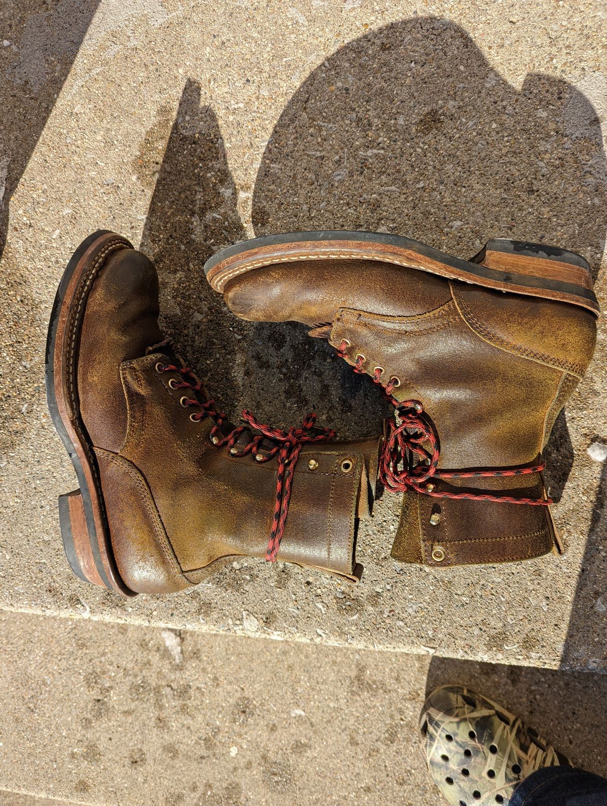 Photo by patinathunderdome on January 3, 2022 of the White's Bounty Hunter in Horween Cinnamon Waxed Flesh.