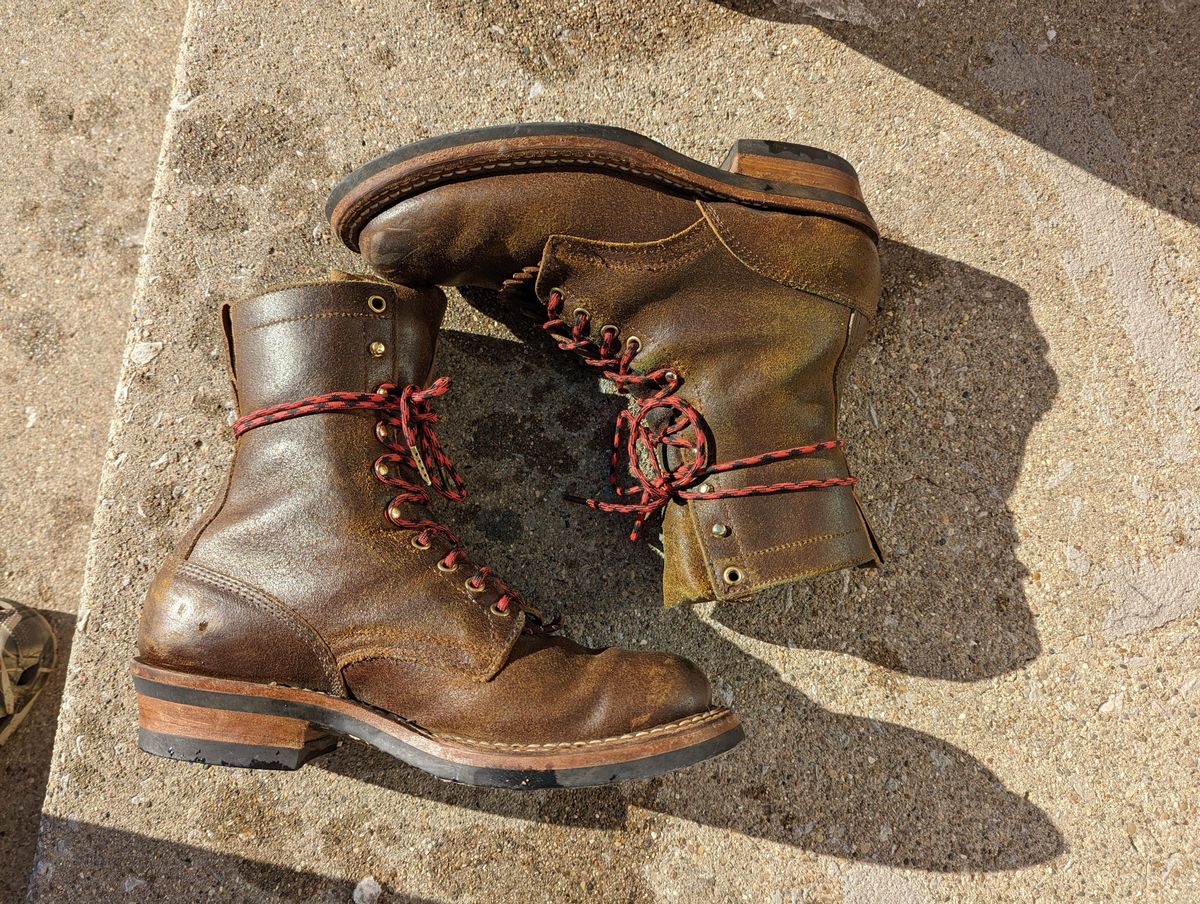 Photo by patinathunderdome on January 3, 2022 of the White's Bounty Hunter in Horween Cinnamon Waxed Flesh.