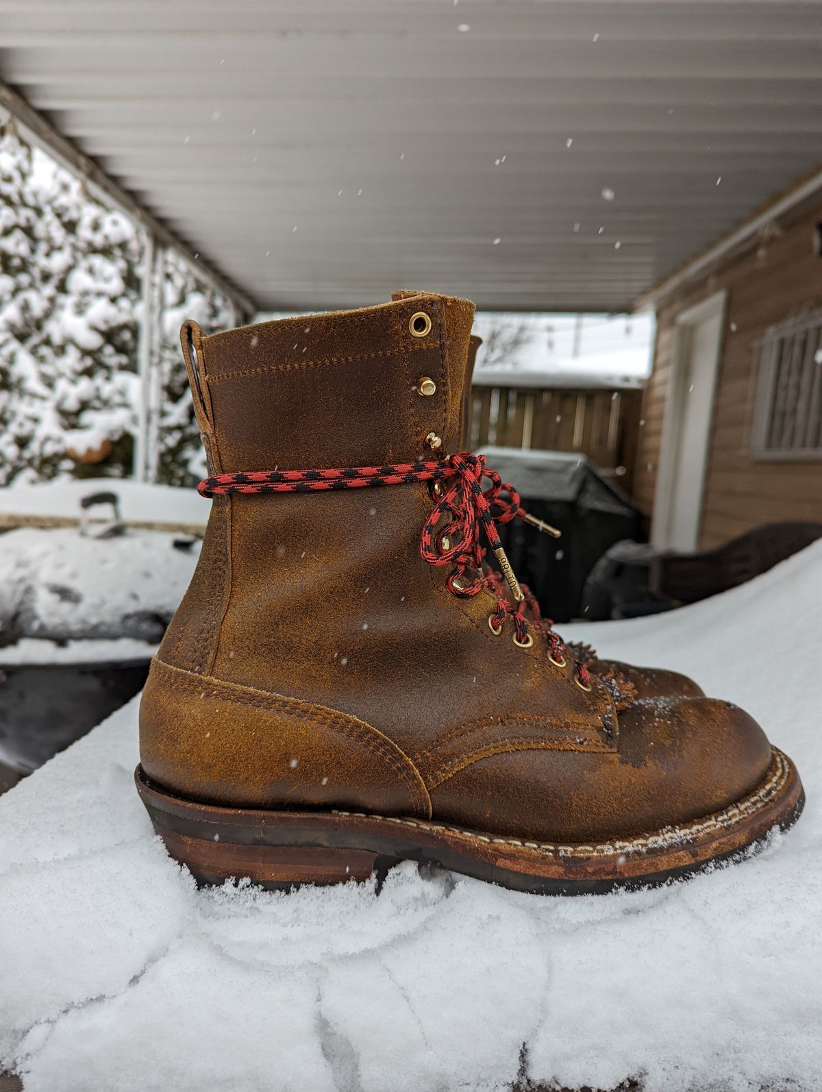 Photo by patinathunderdome on February 2, 2022 of the White's Bounty Hunter in Horween Cinnamon Waxed Flesh.