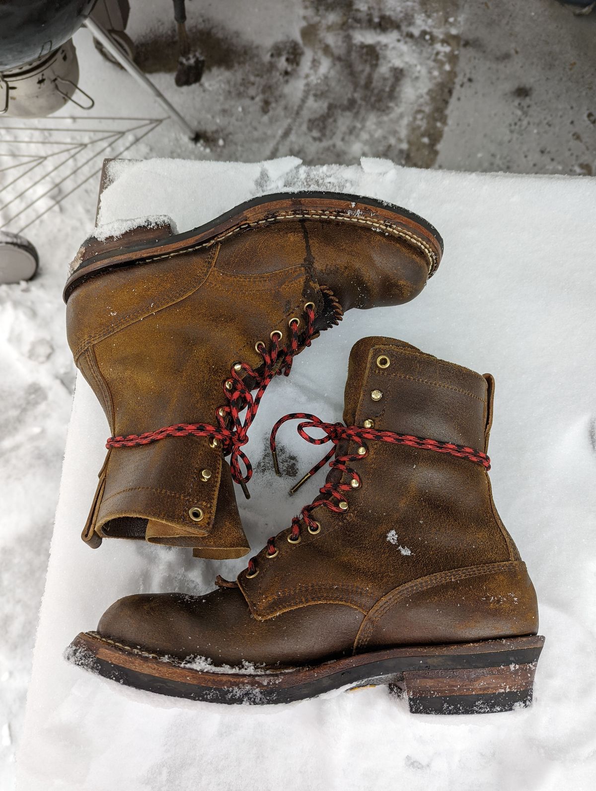 Photo by patinathunderdome on February 2, 2022 of the White's Bounty Hunter in Horween Cinnamon Waxed Flesh.