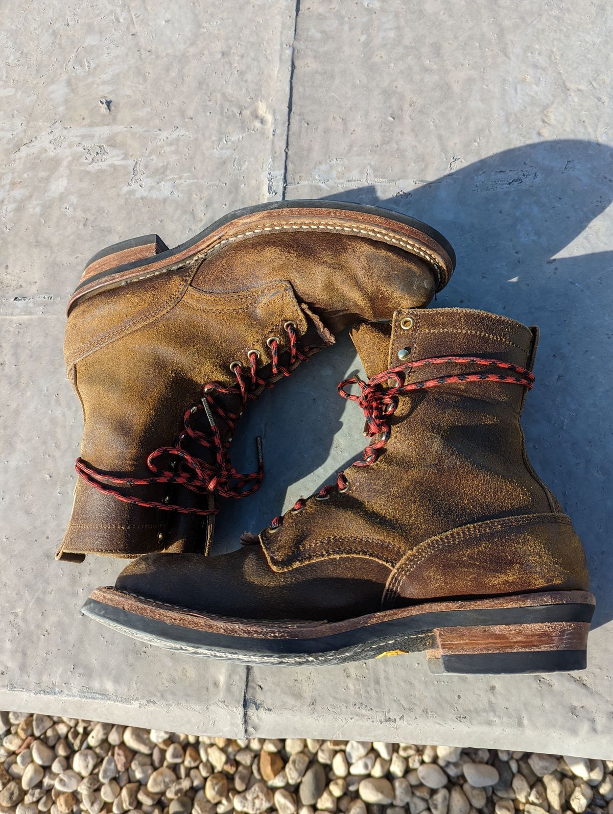 Photo by patinathunderdome on March 1, 2022 of the White's Bounty Hunter in Horween Cinnamon Waxed Flesh.